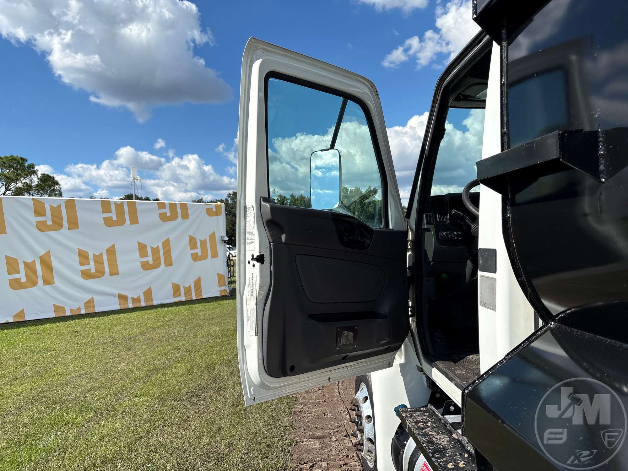 2021 International MV607