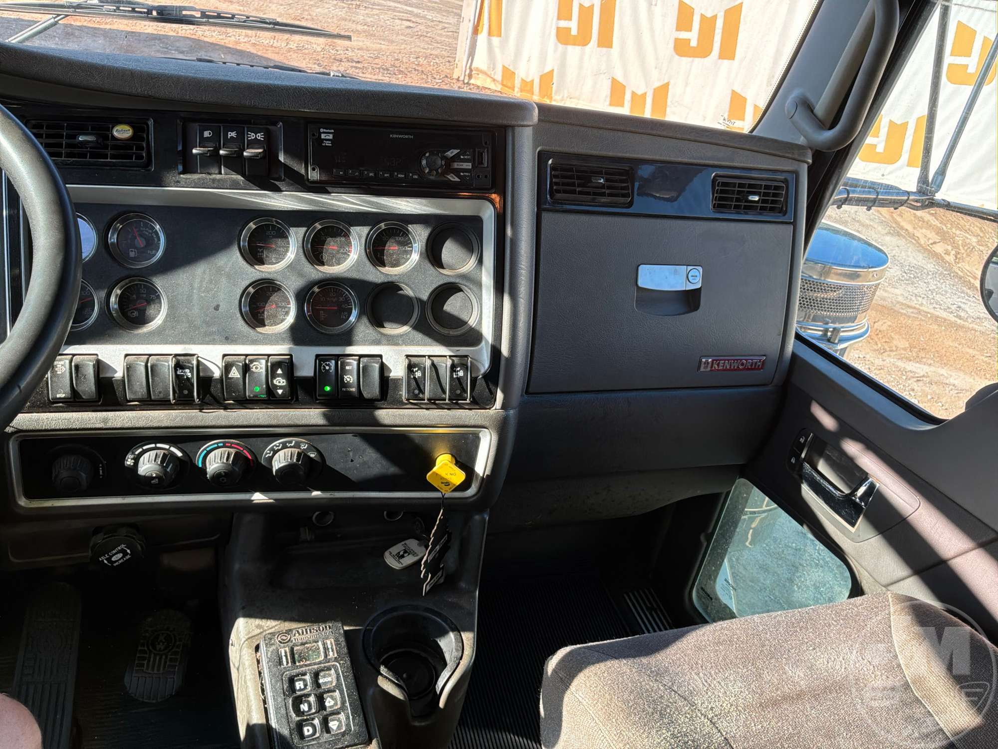 2019 Kenworth T8 SERIES