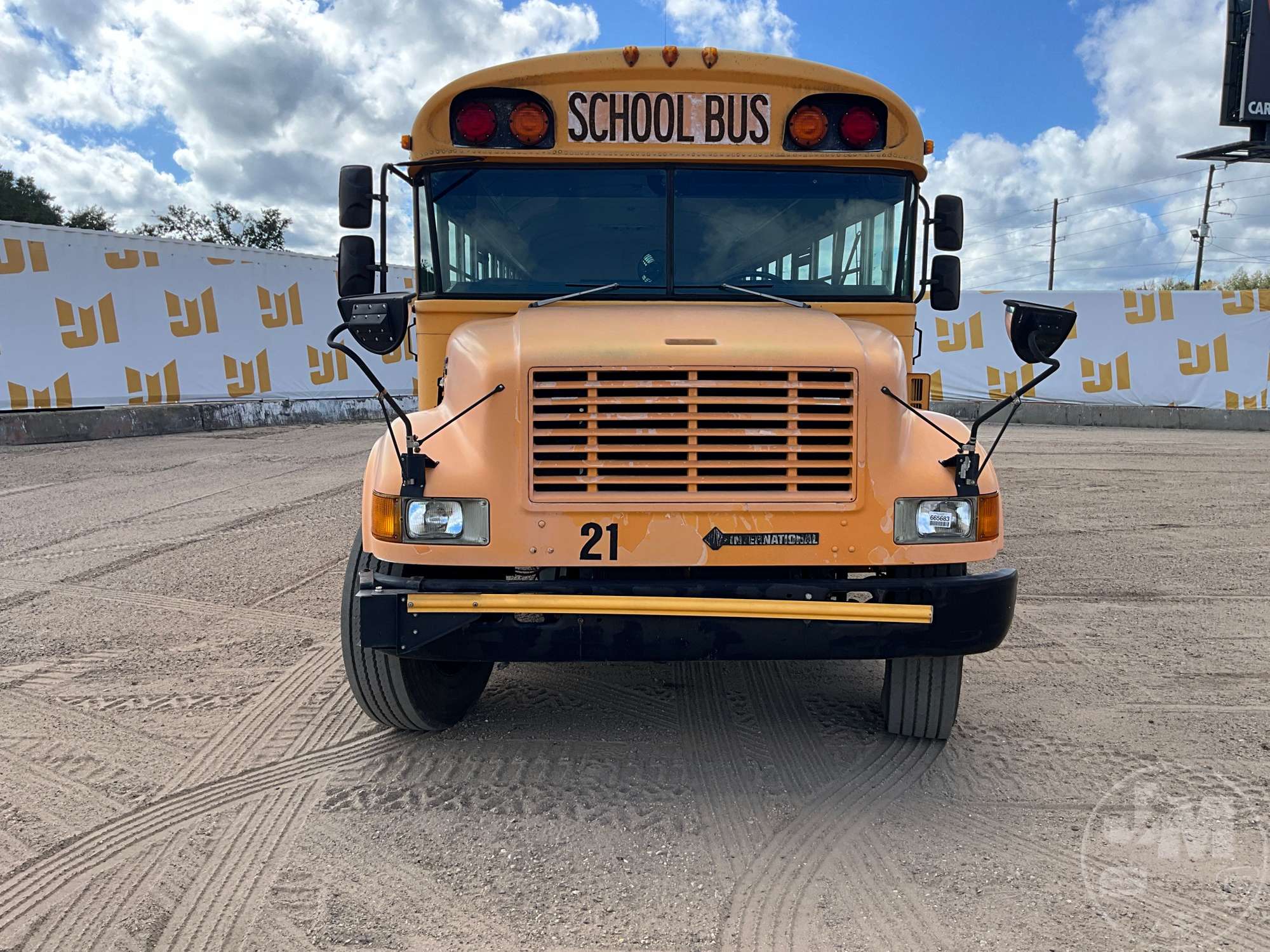 2000 International 3800