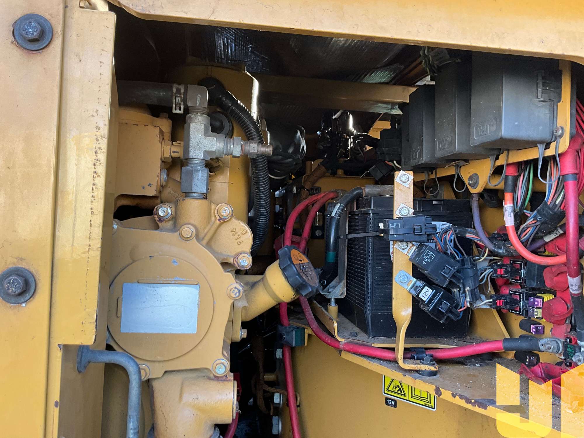 2015 Caterpillar CB64B