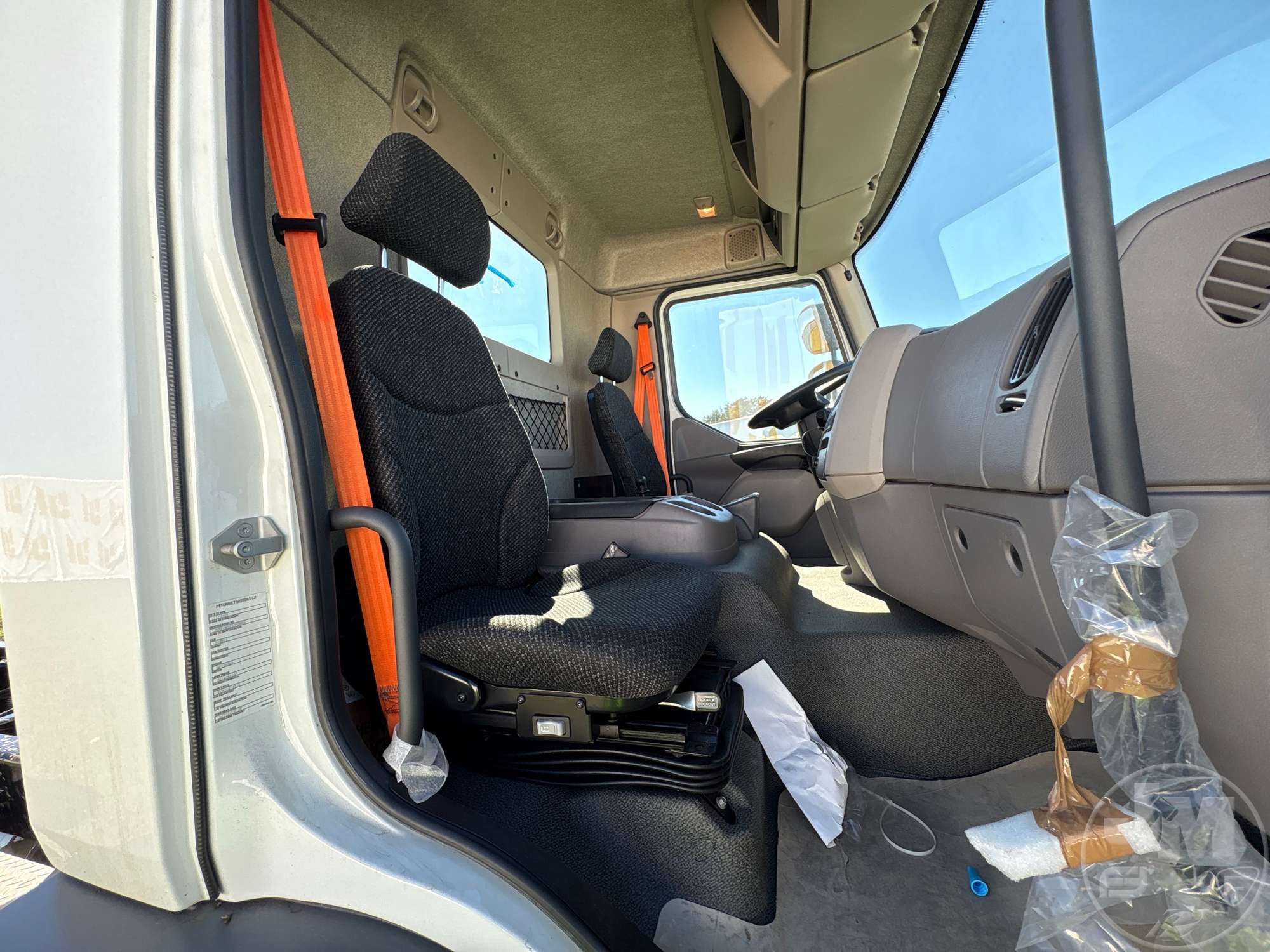 2025 Peterbilt 220