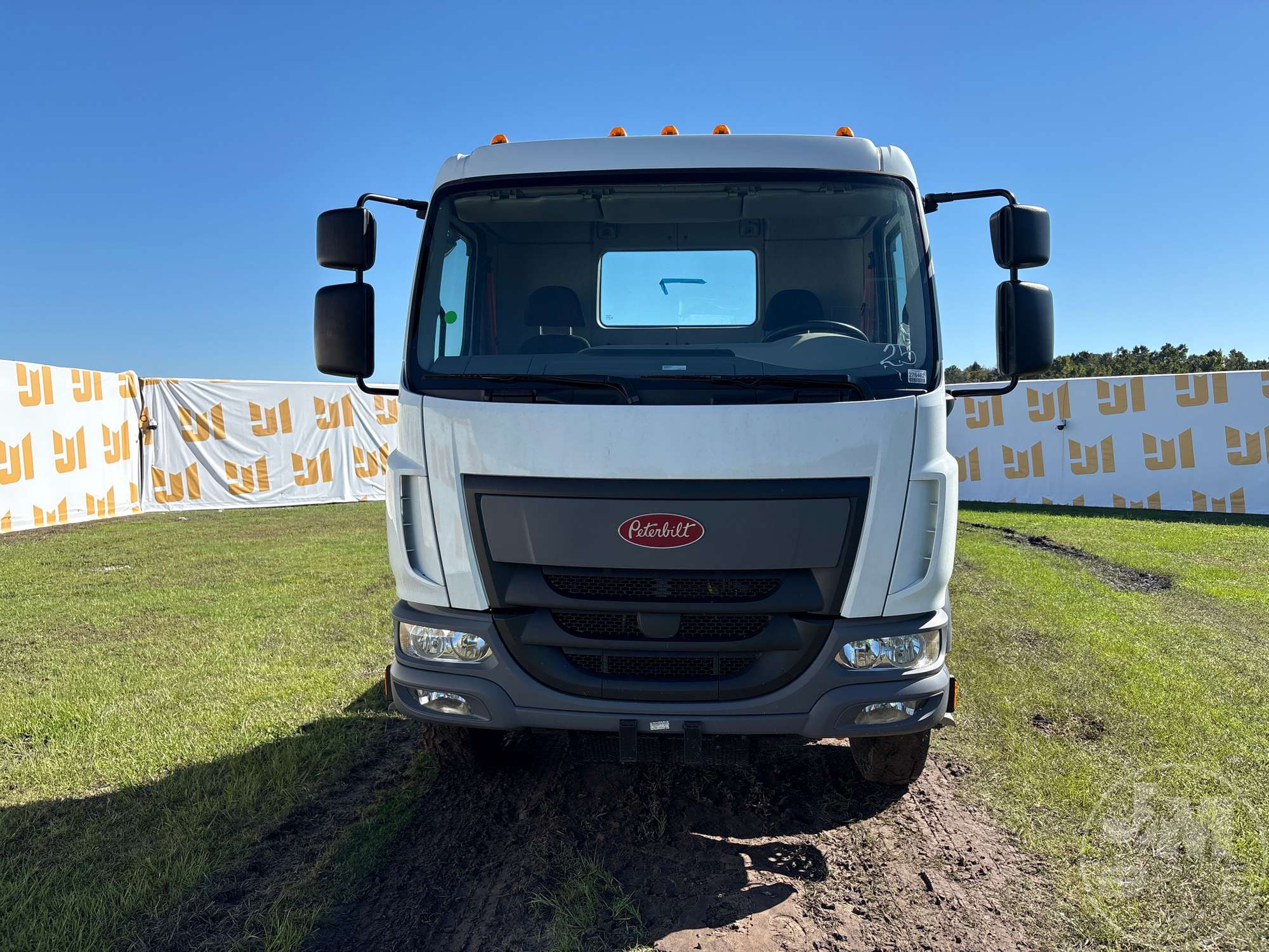 2025 Peterbilt 220
