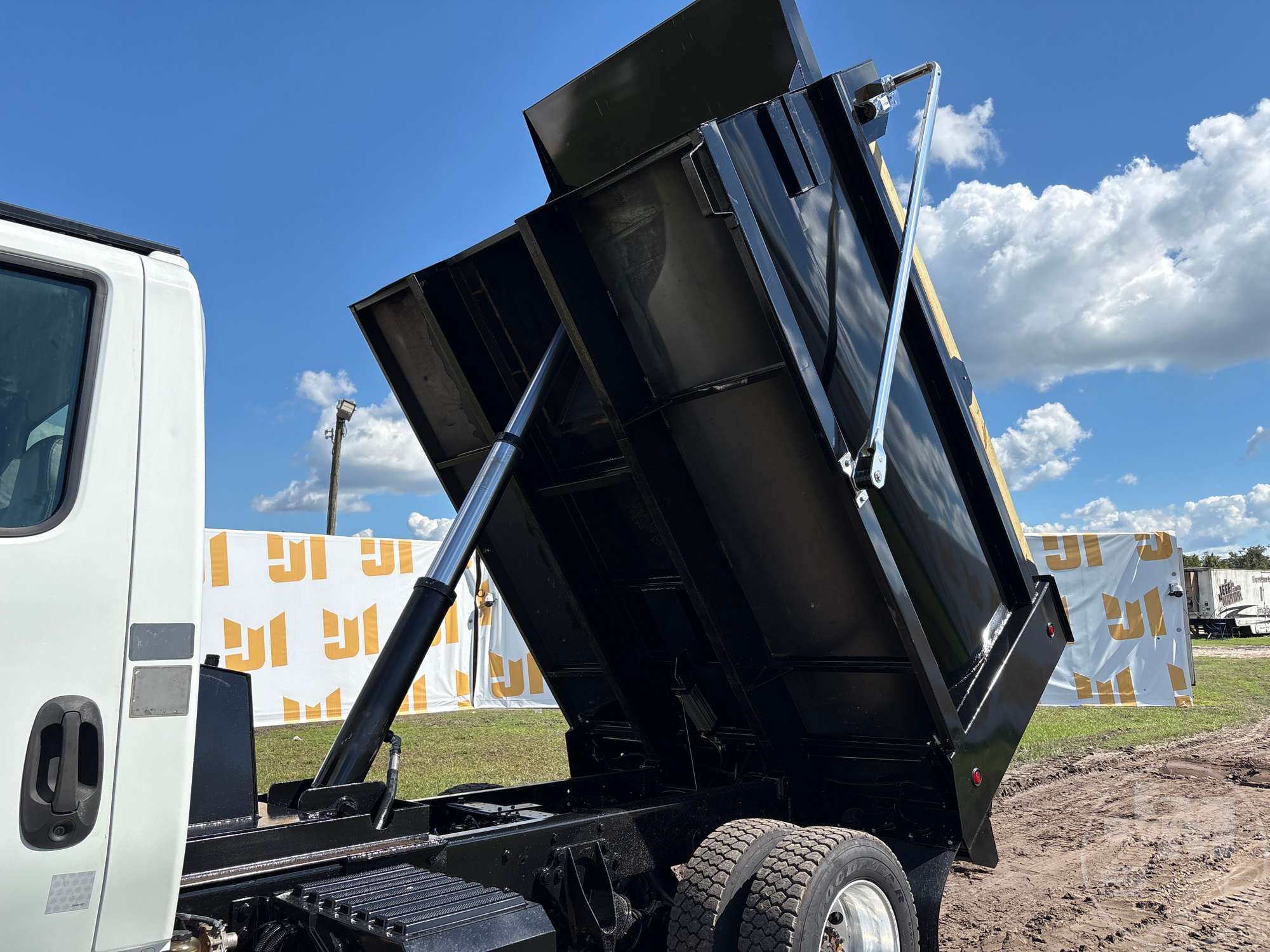 2021 International MV607