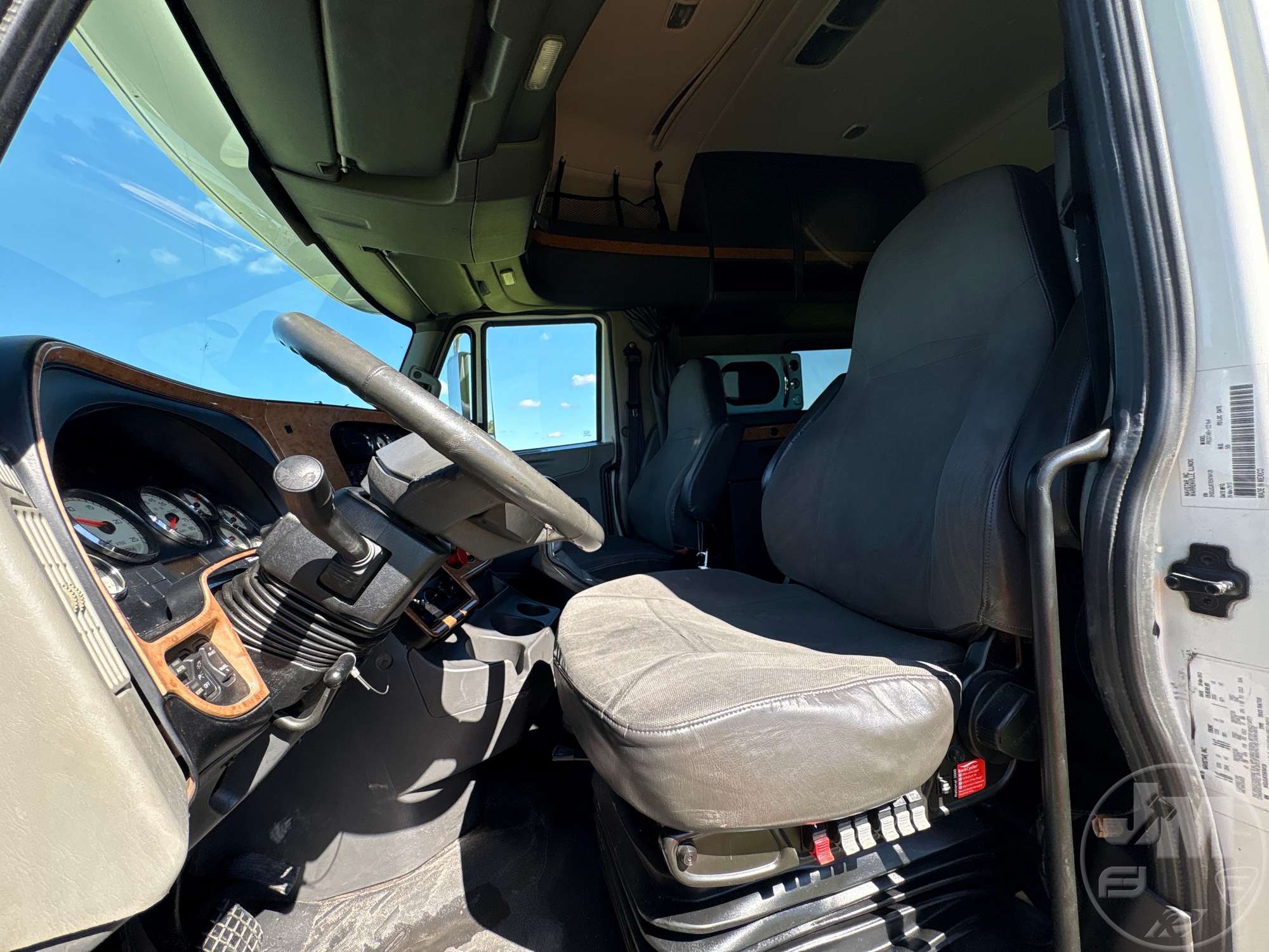 2014 International LF687