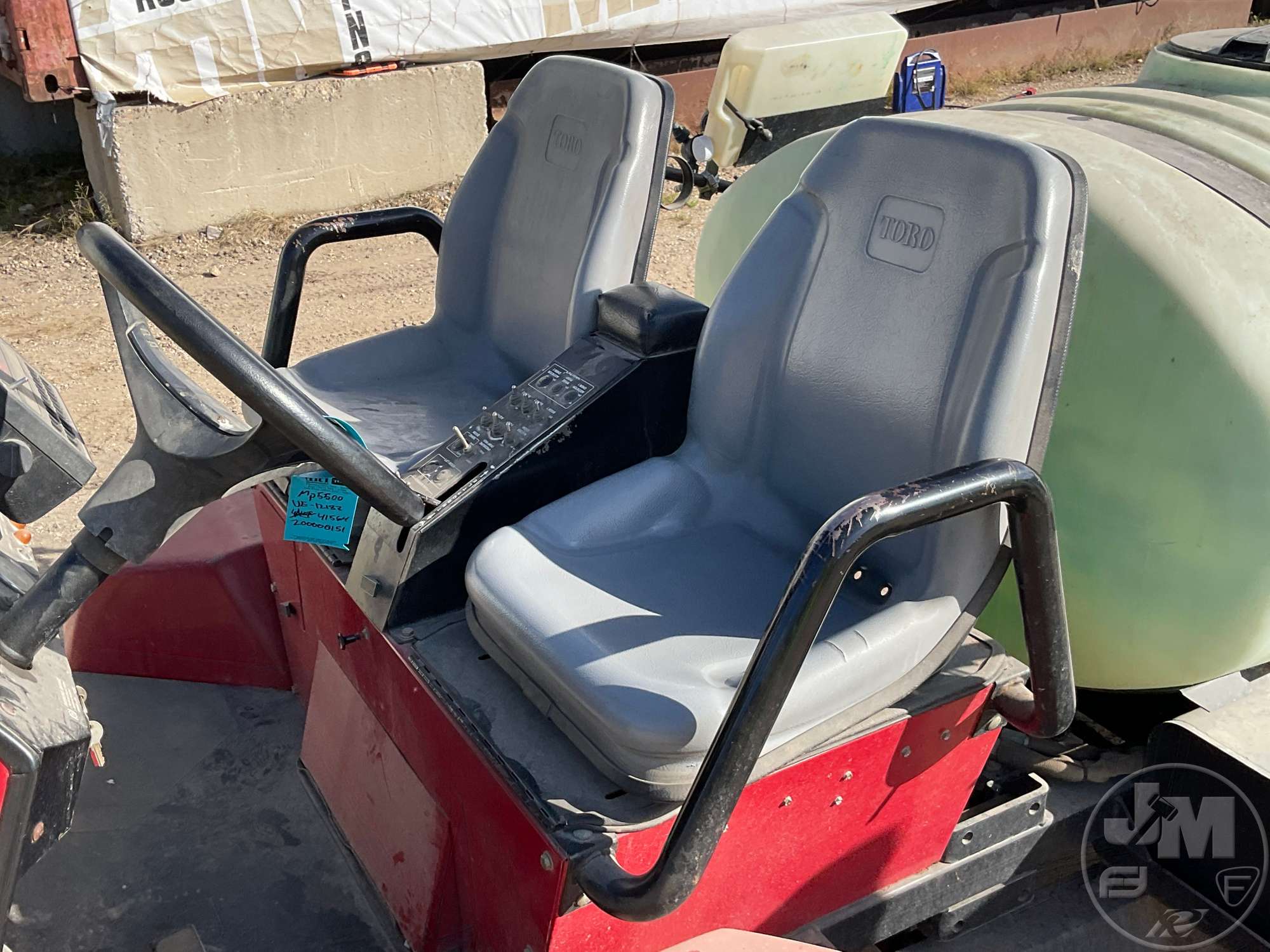 2000 Toro MULTI-PRO 5500