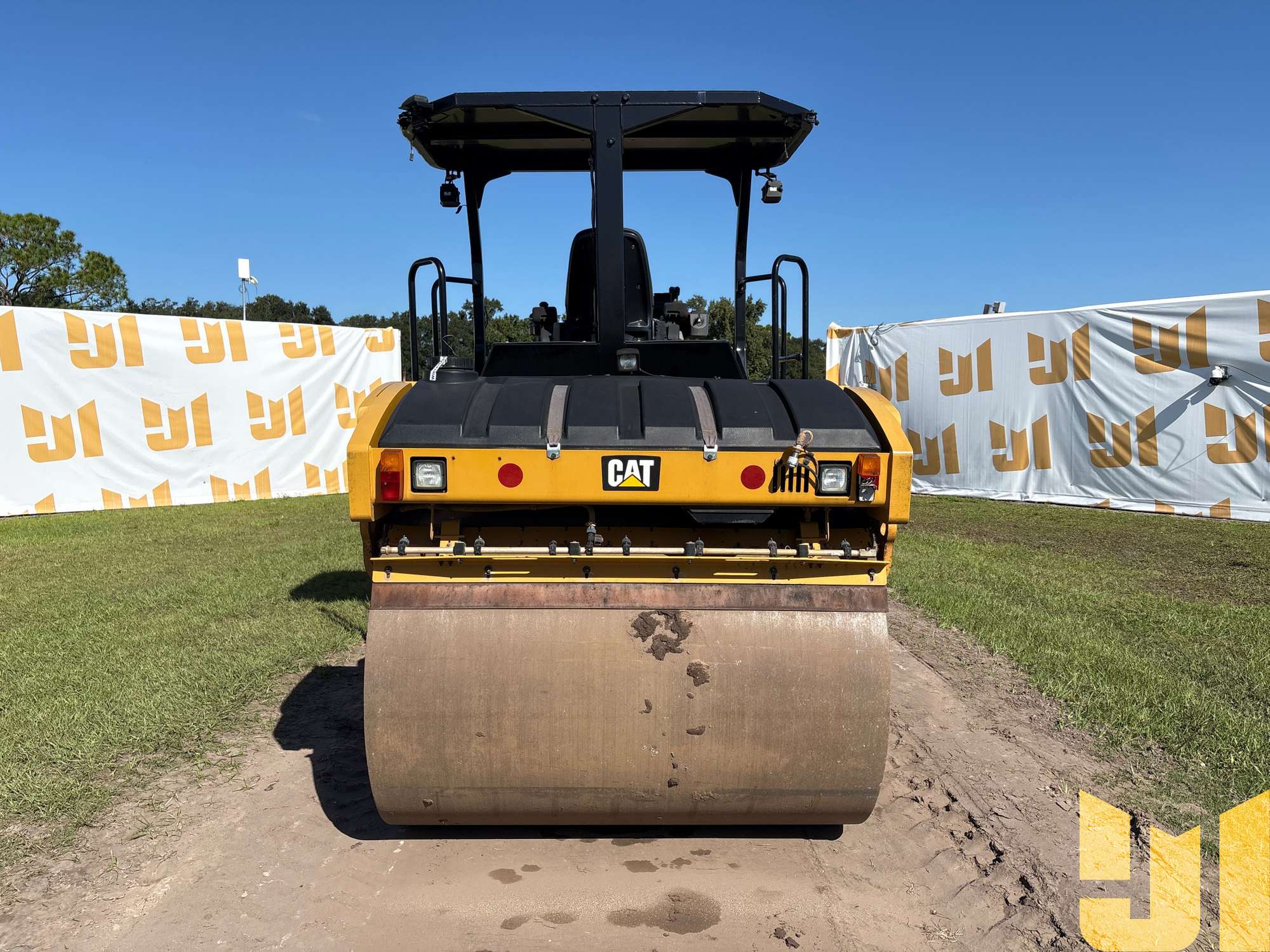 2016 Caterpillar CB54B