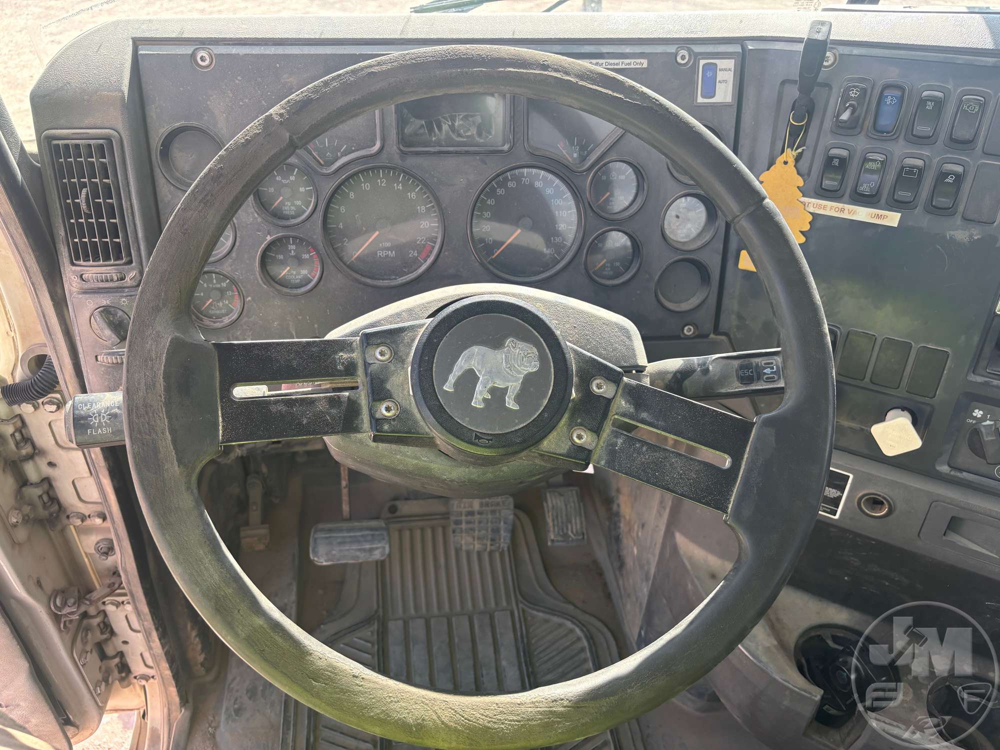 2013 Mack GU713