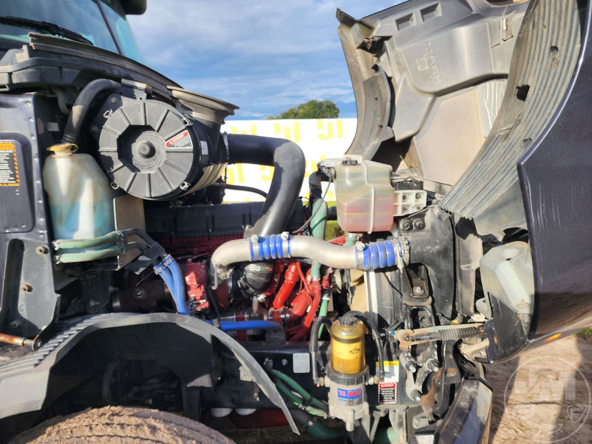 2020 Mack AN64T