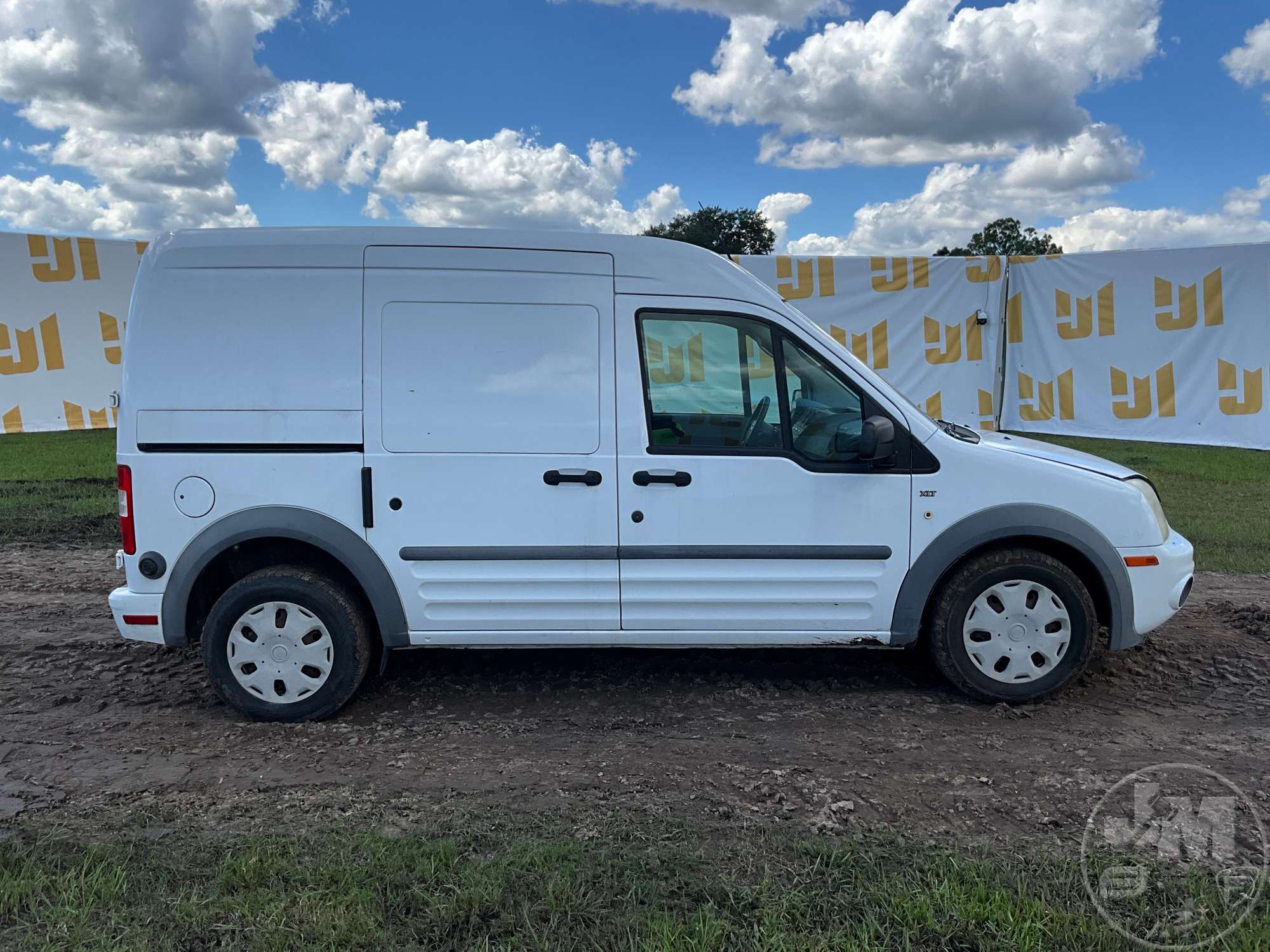 2011 Ford TRANSIT CONNECT XLT
