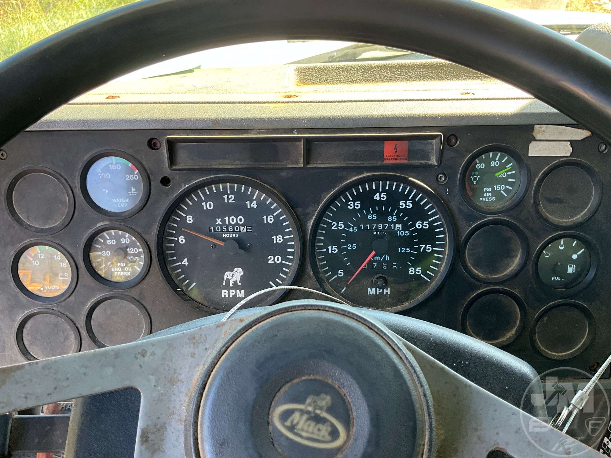 2000 Mack CH 613