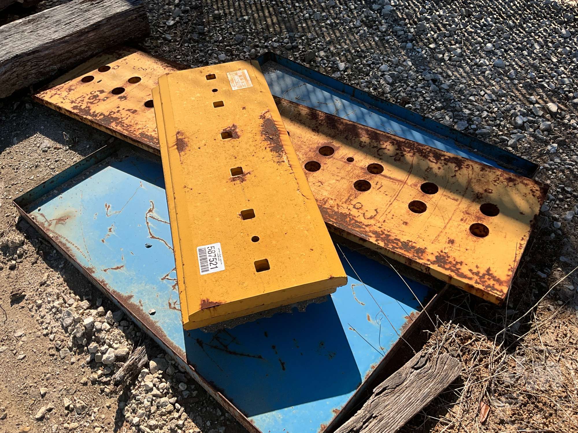 0 Caterpillar WEAR PLATES & CUTTING EDGES TO FIT D9