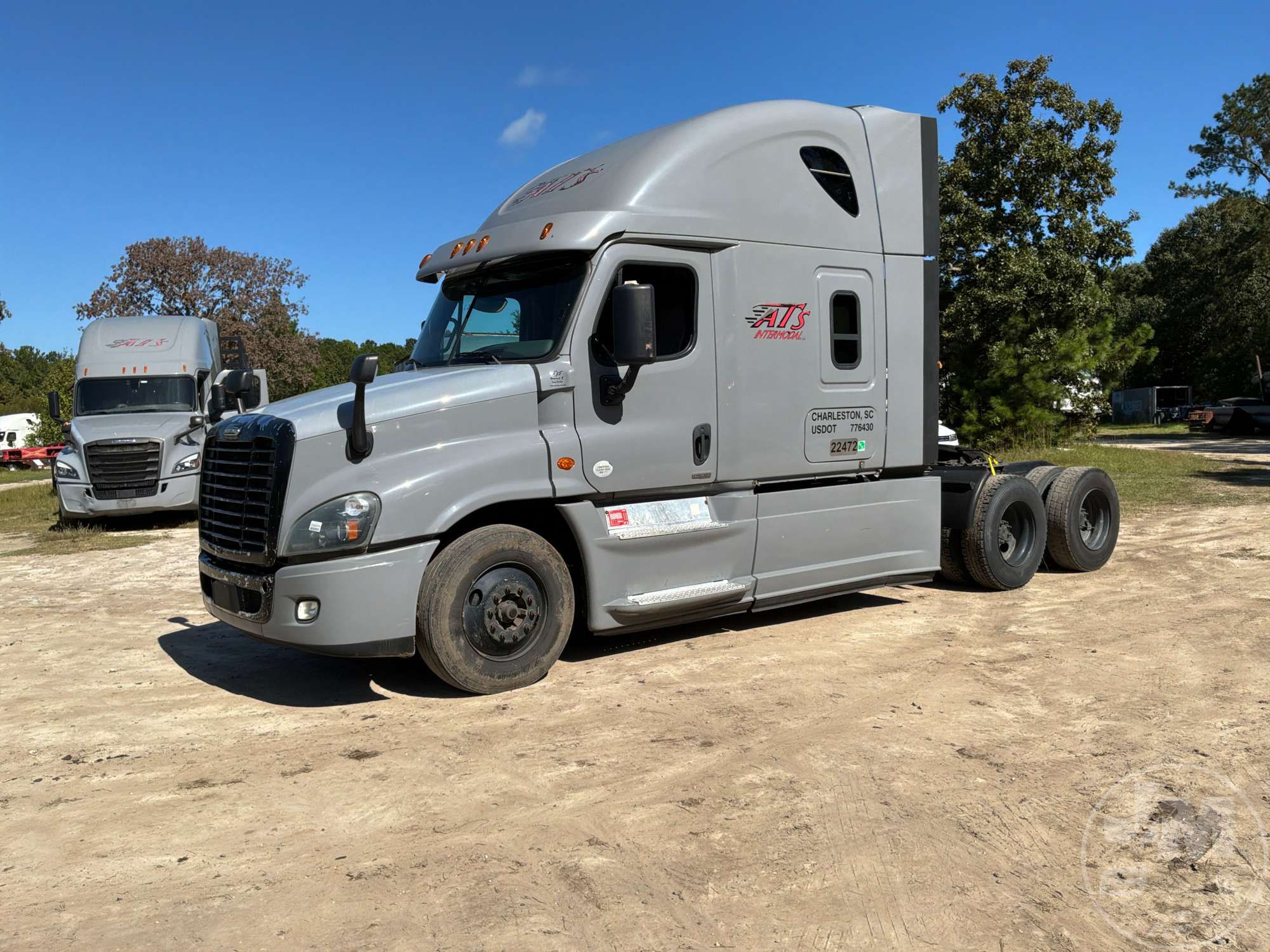 Photo of 2015 Freightliner Cascadia