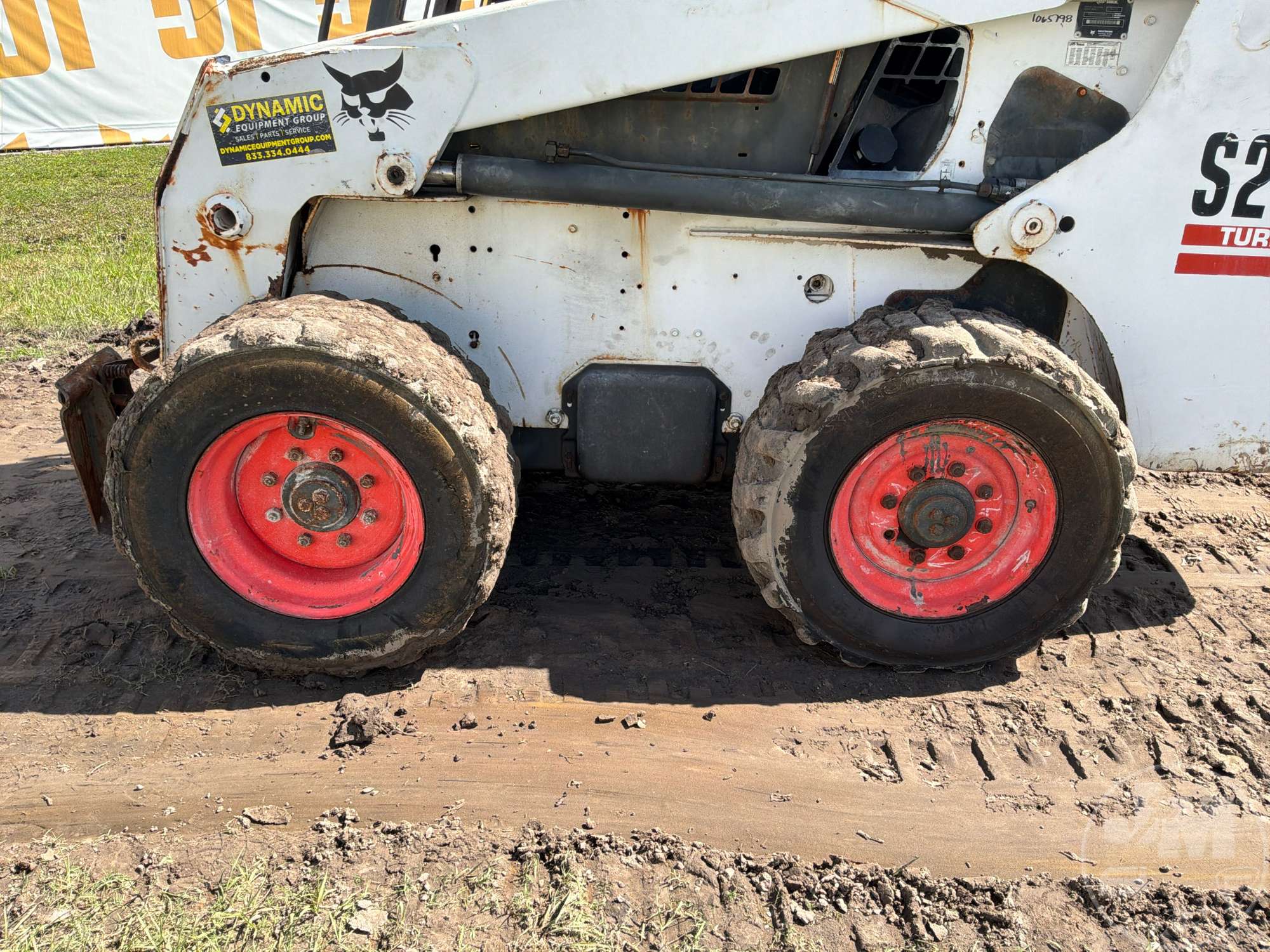 2004 Bobcat S220