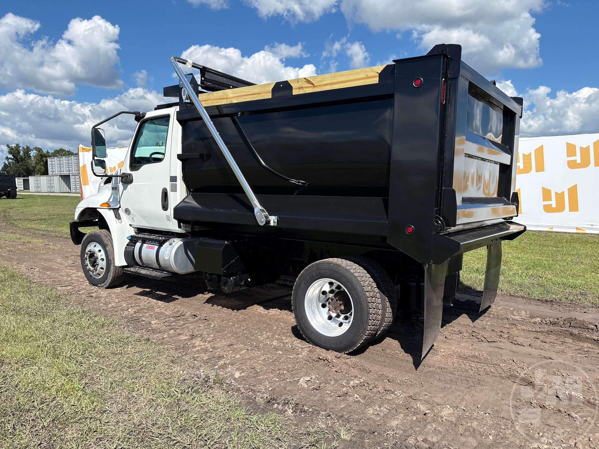 2021 International MV607