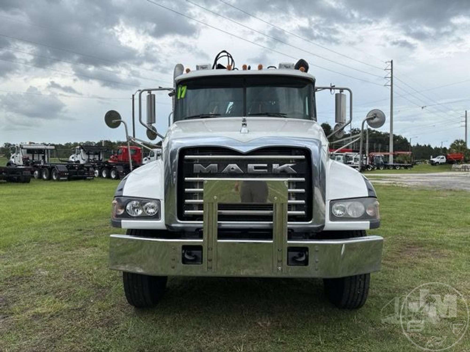 2017 Mack GU713