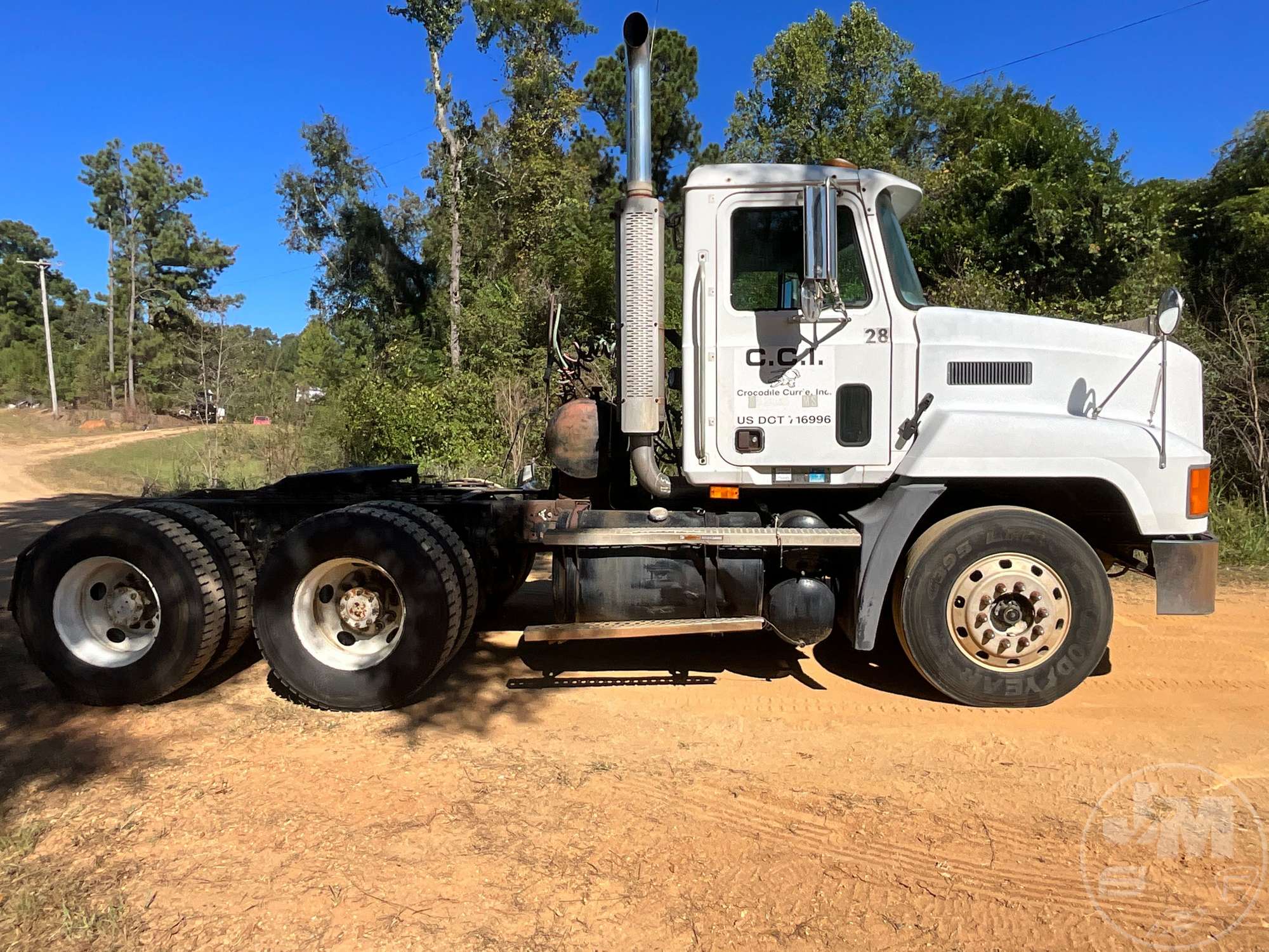 2000 Mack CH 613
