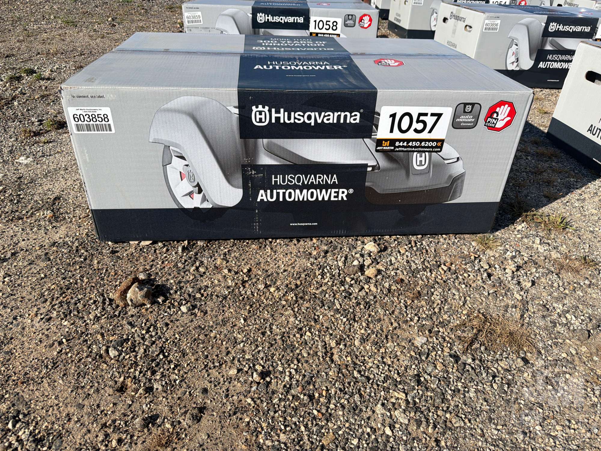 Photo of Husqvarna AUTO MOWER 520