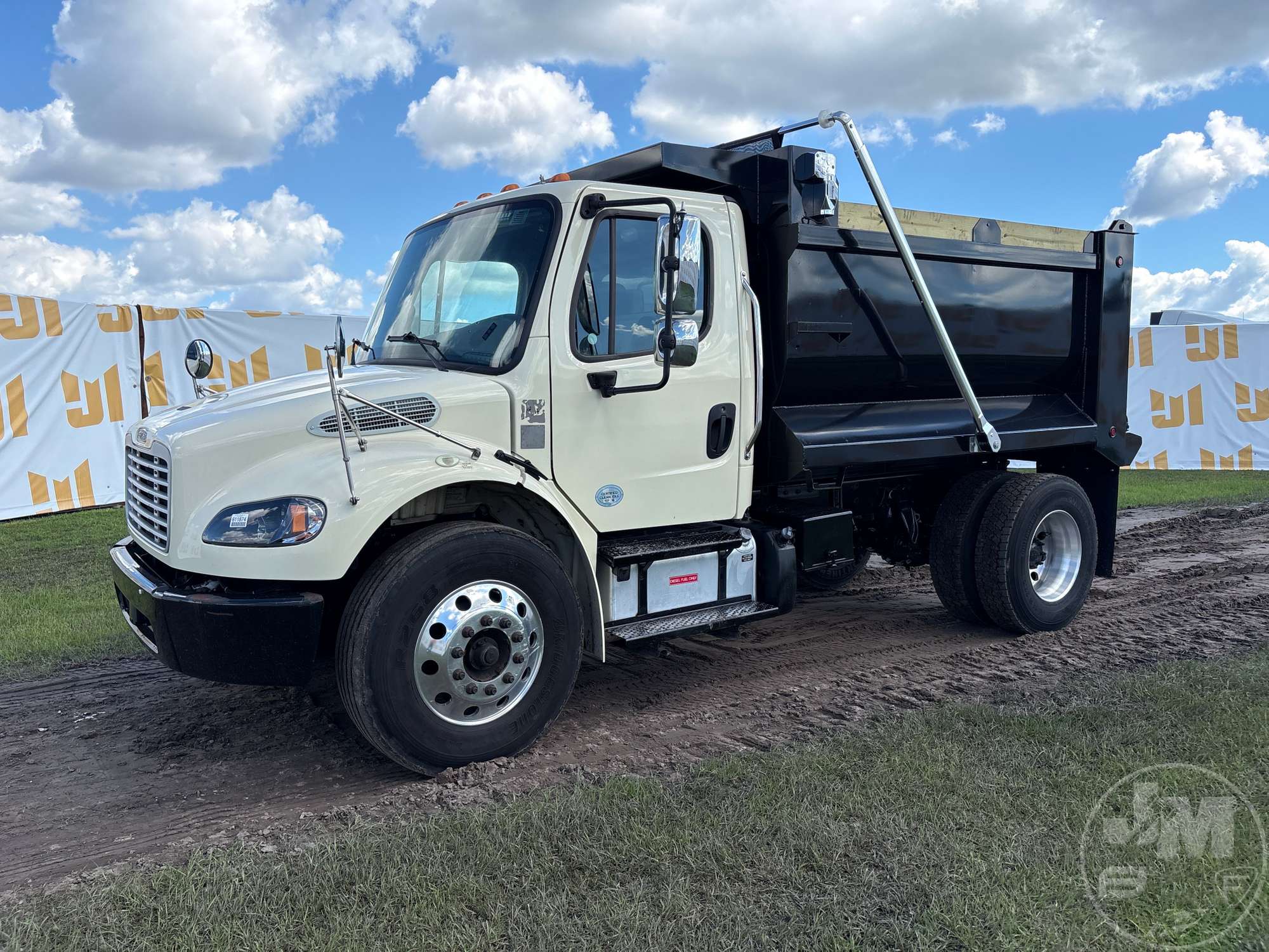 Photo of 2020 Freightliner M2