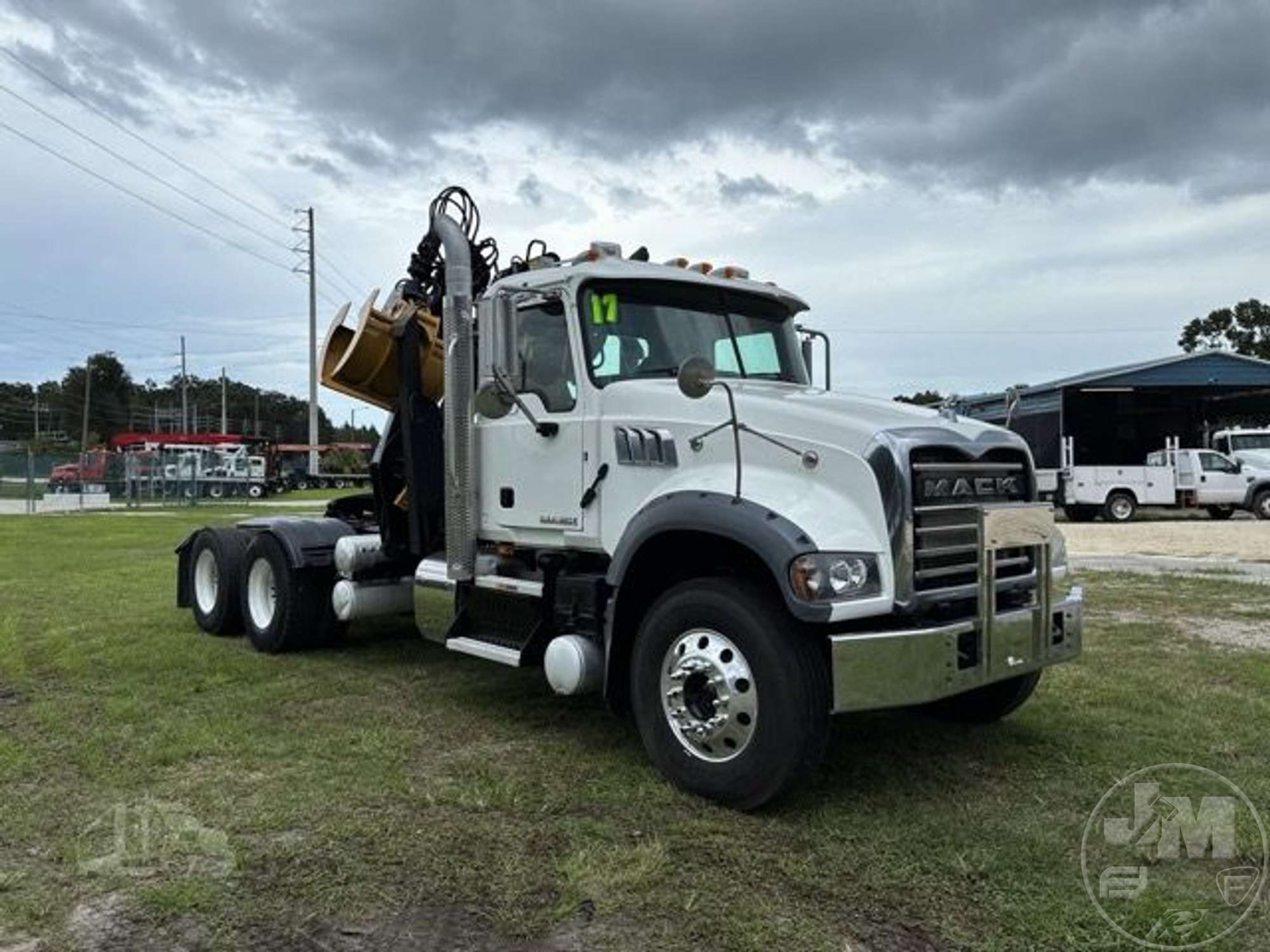 2017 Mack GU713