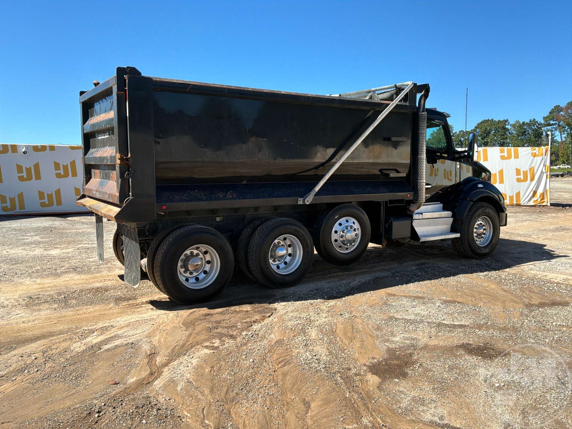2022 Kenworth T880