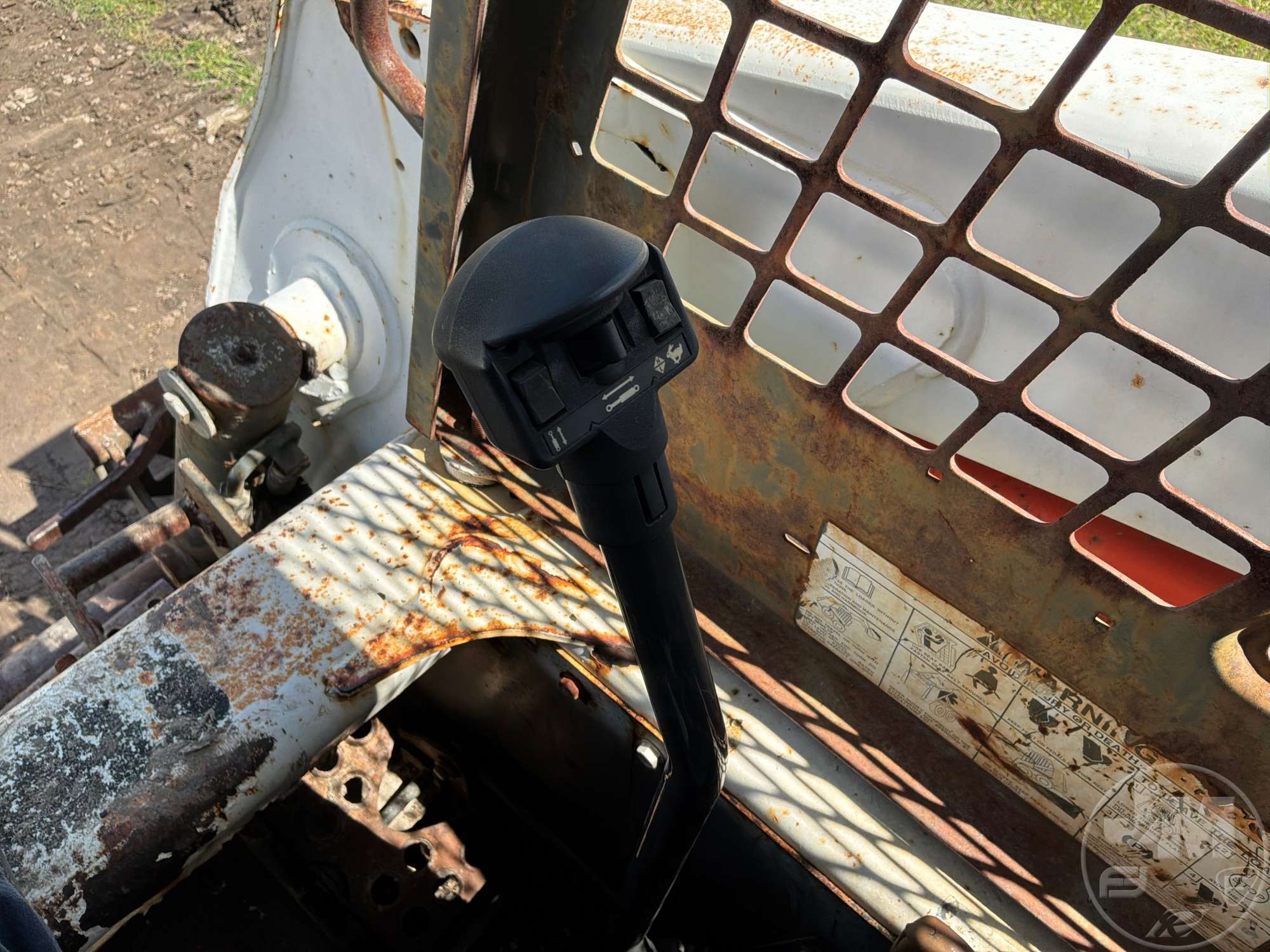 2004 Bobcat S220