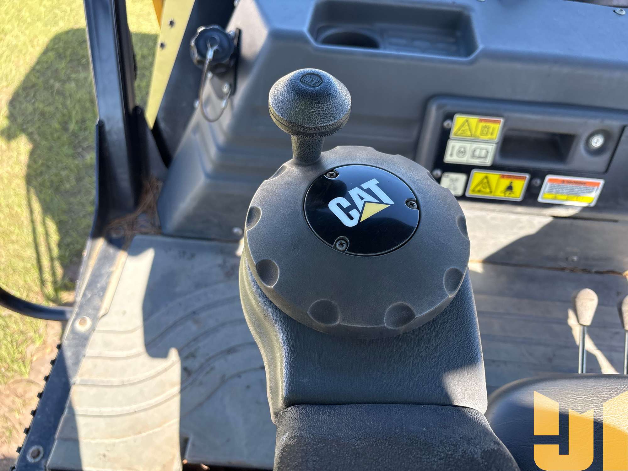 2016 Caterpillar CB54B