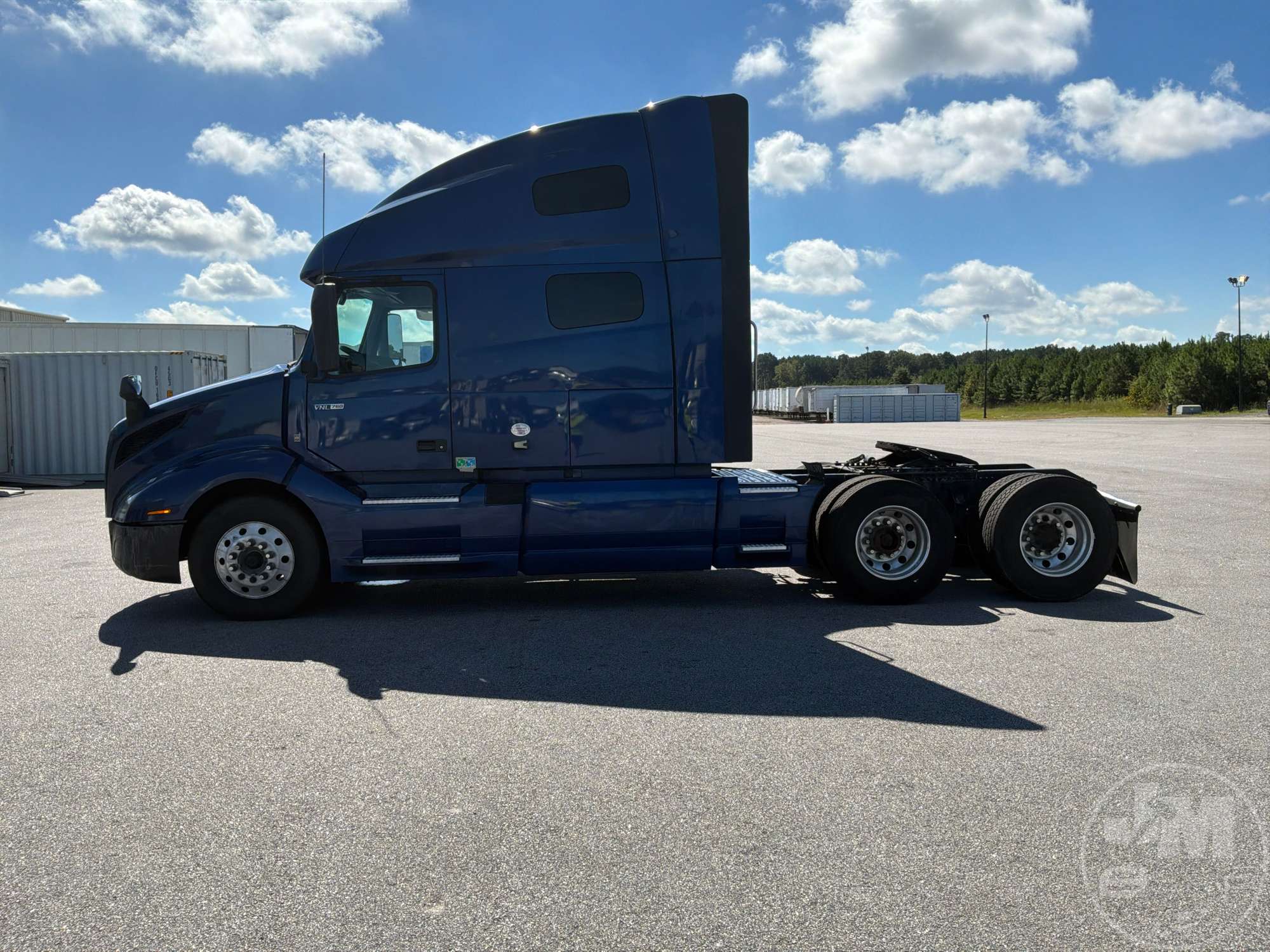 2022 Volvo VNL760