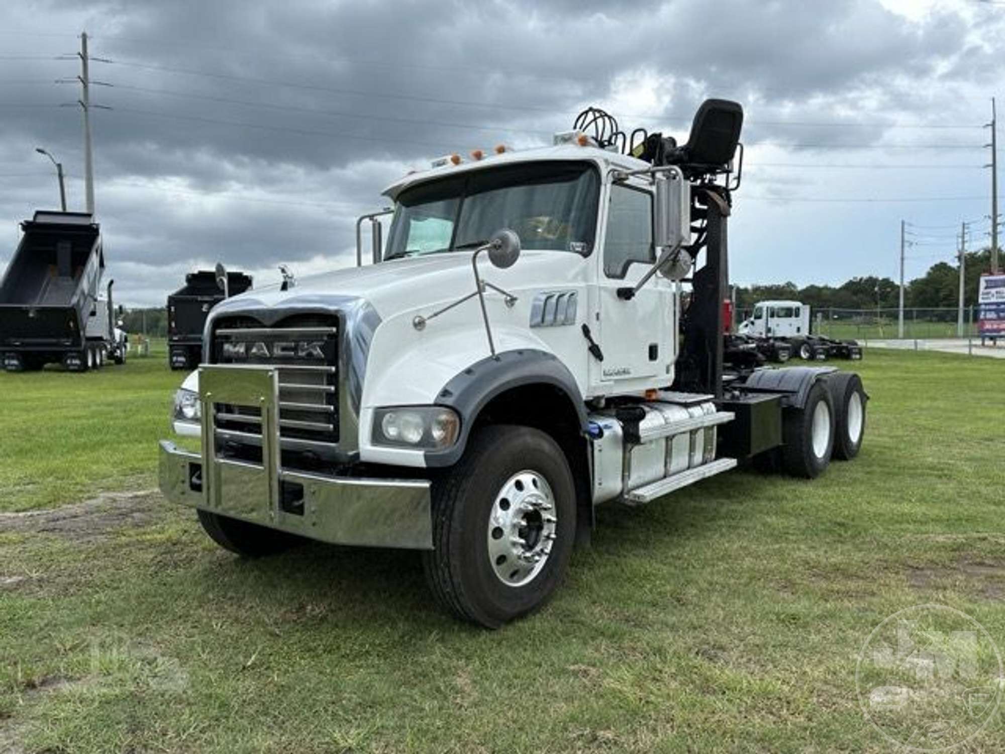 2017 Mack GU713