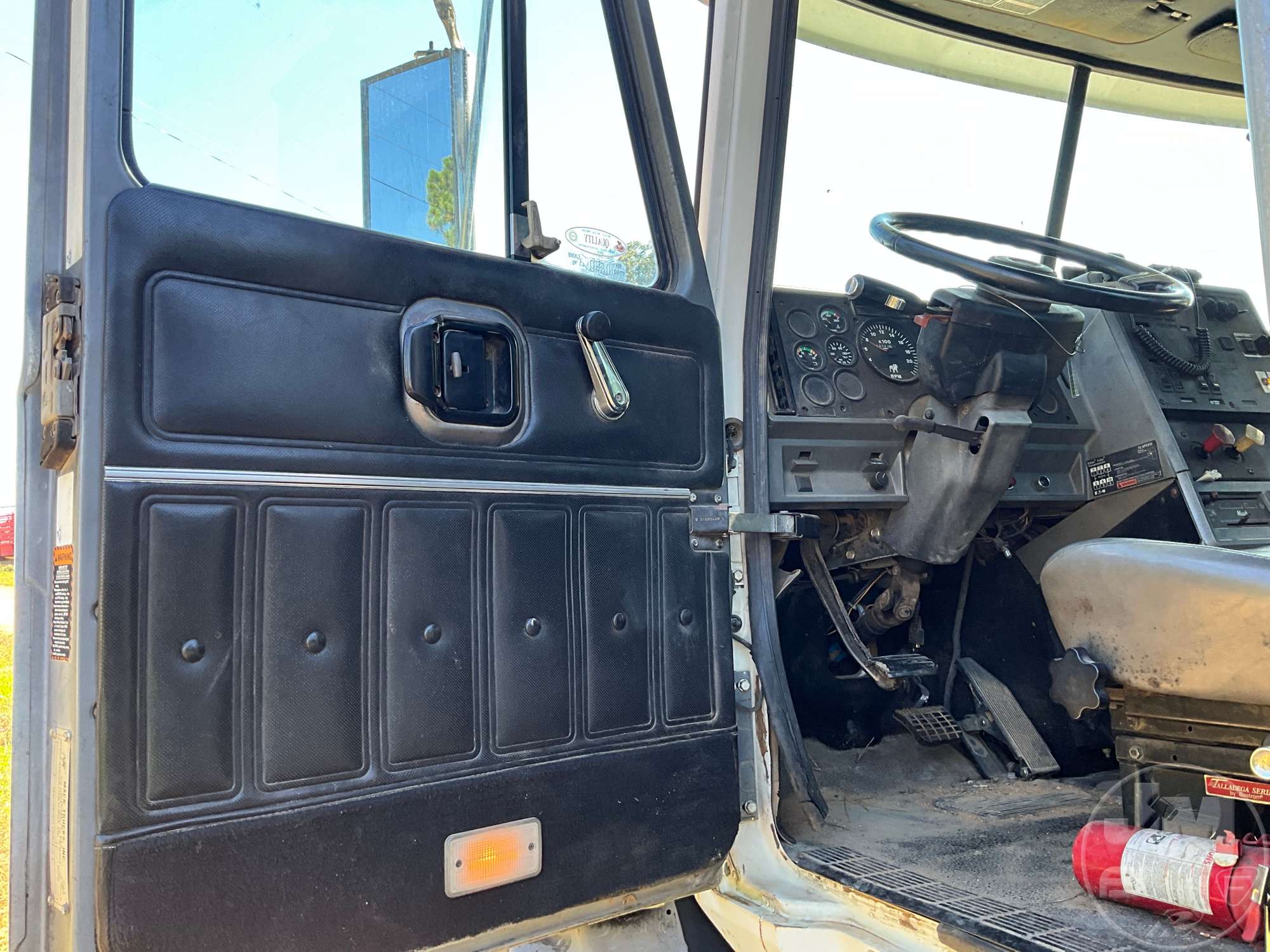 2000 Mack CH 613