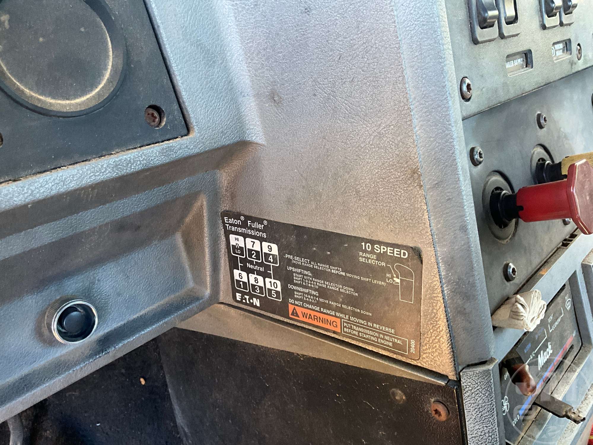 2000 Mack CH 613
