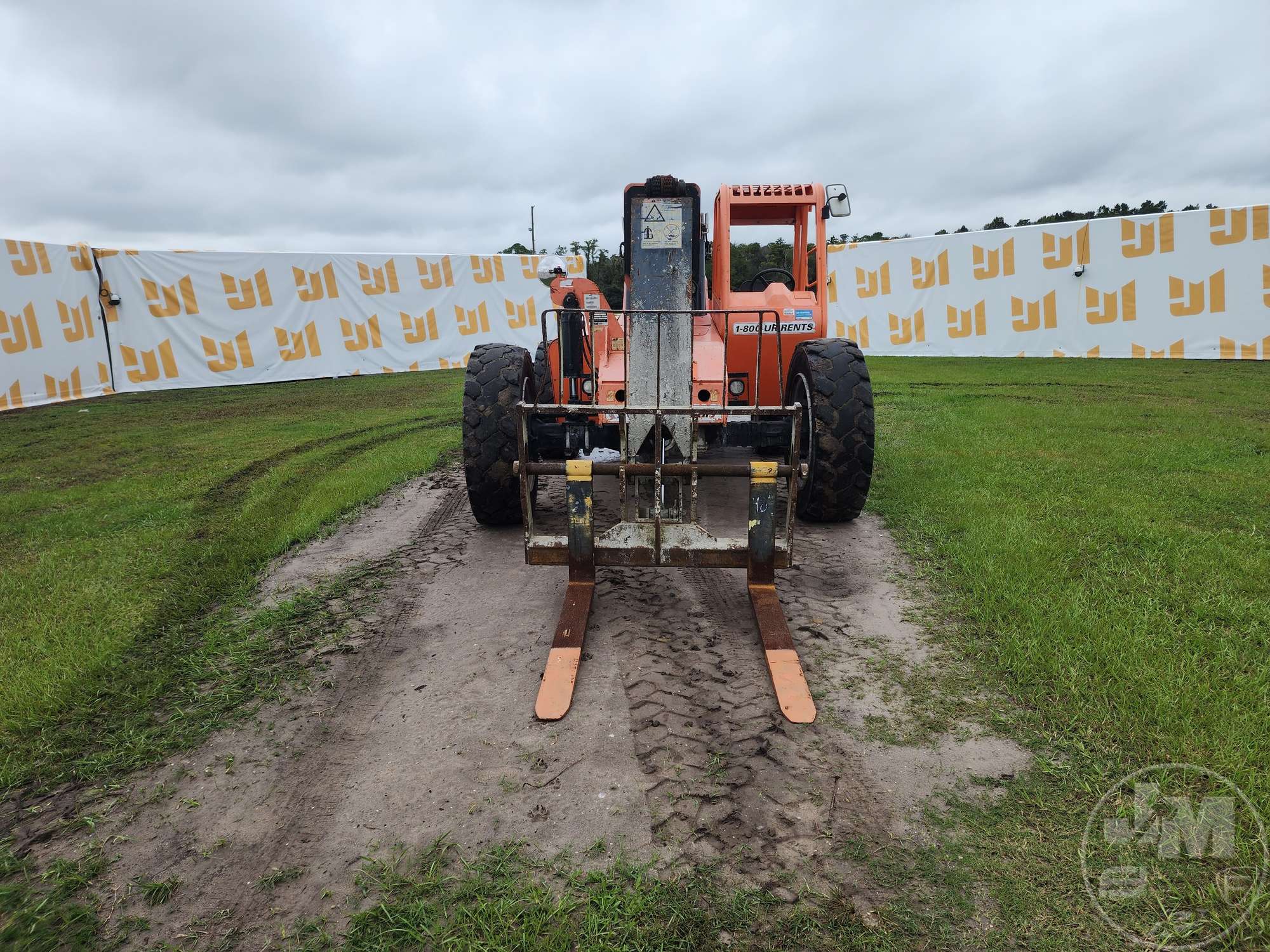 2017 JLG 6042