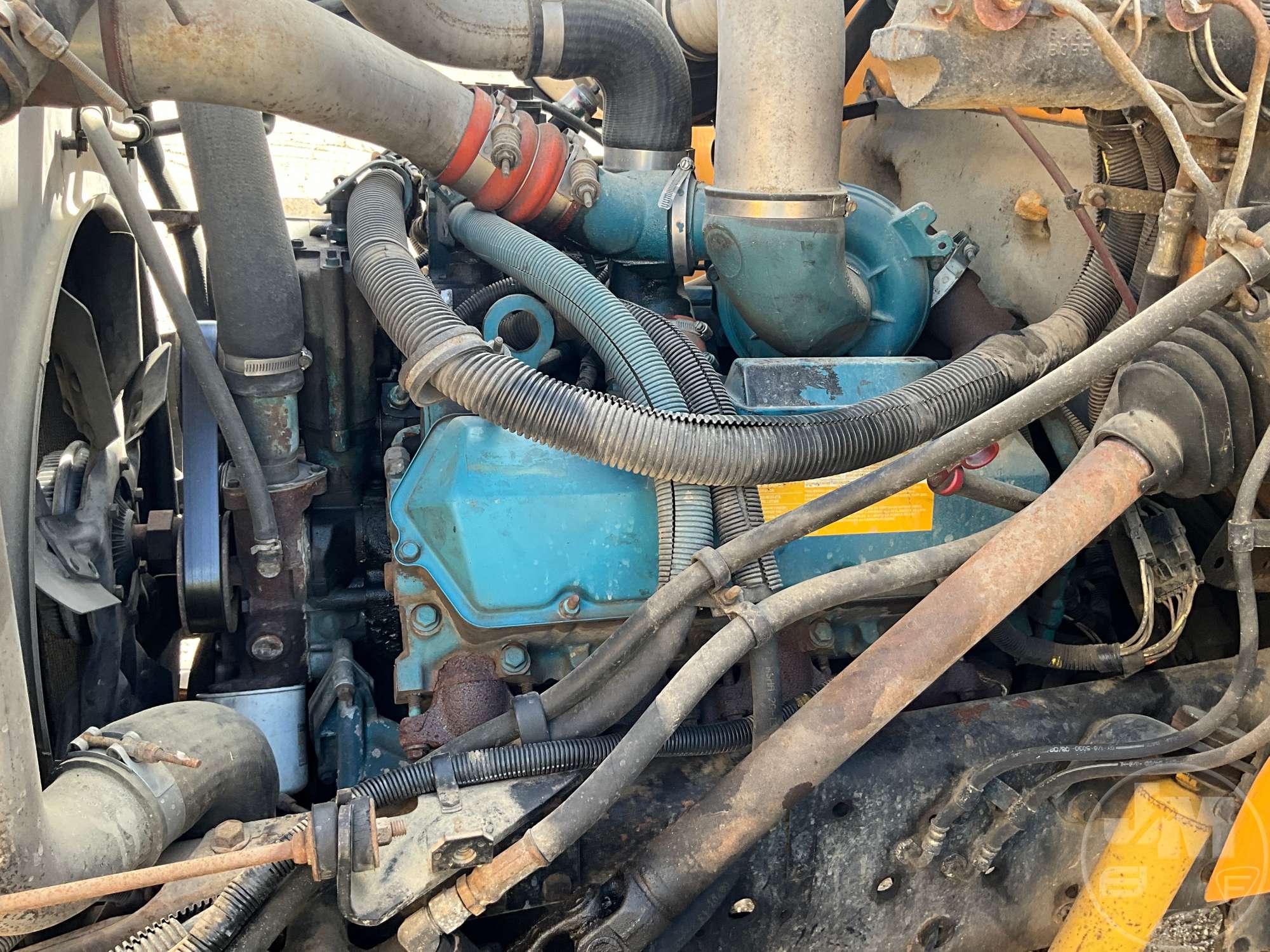 2000 International 3800