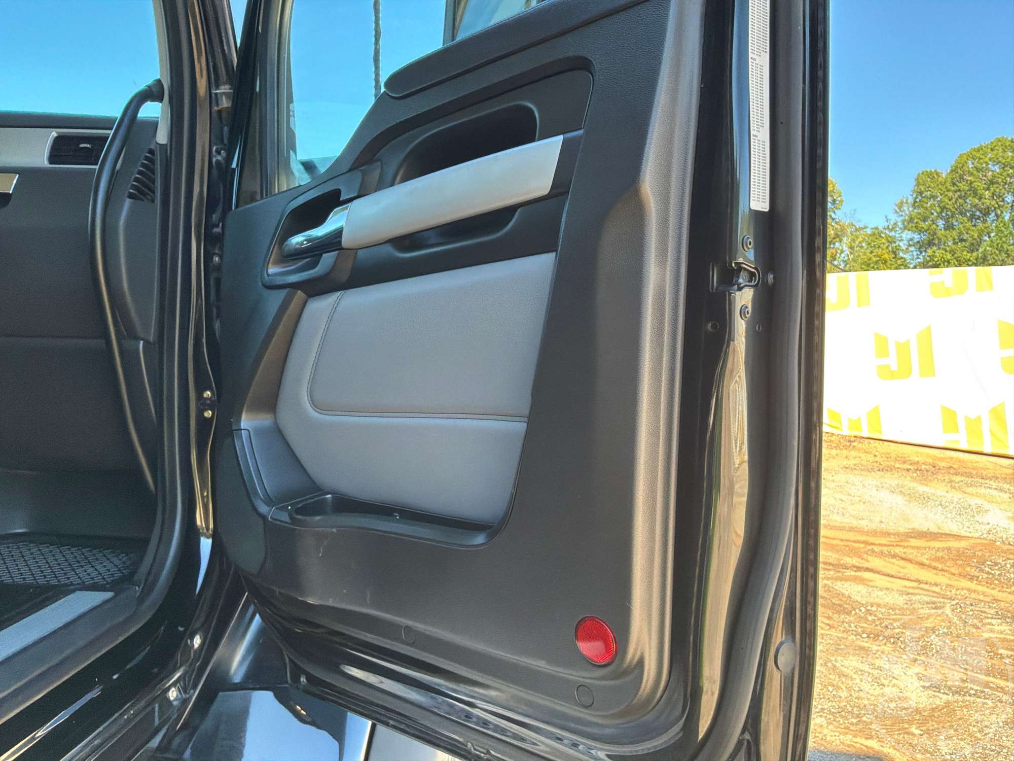 2022 Kenworth T880