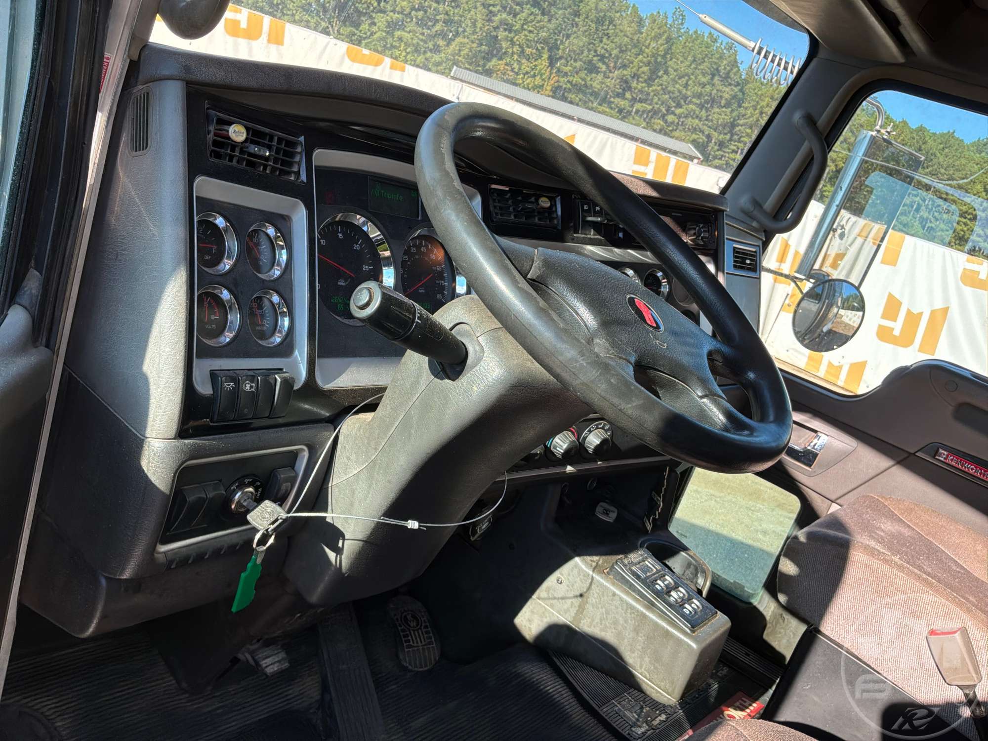 2019 Kenworth T8 SERIES