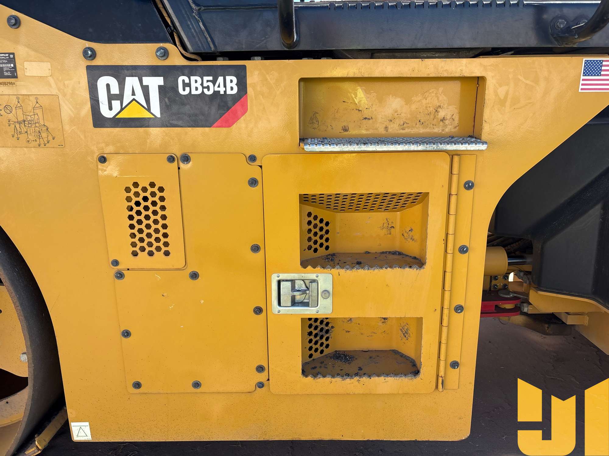 2016 Caterpillar CB54B