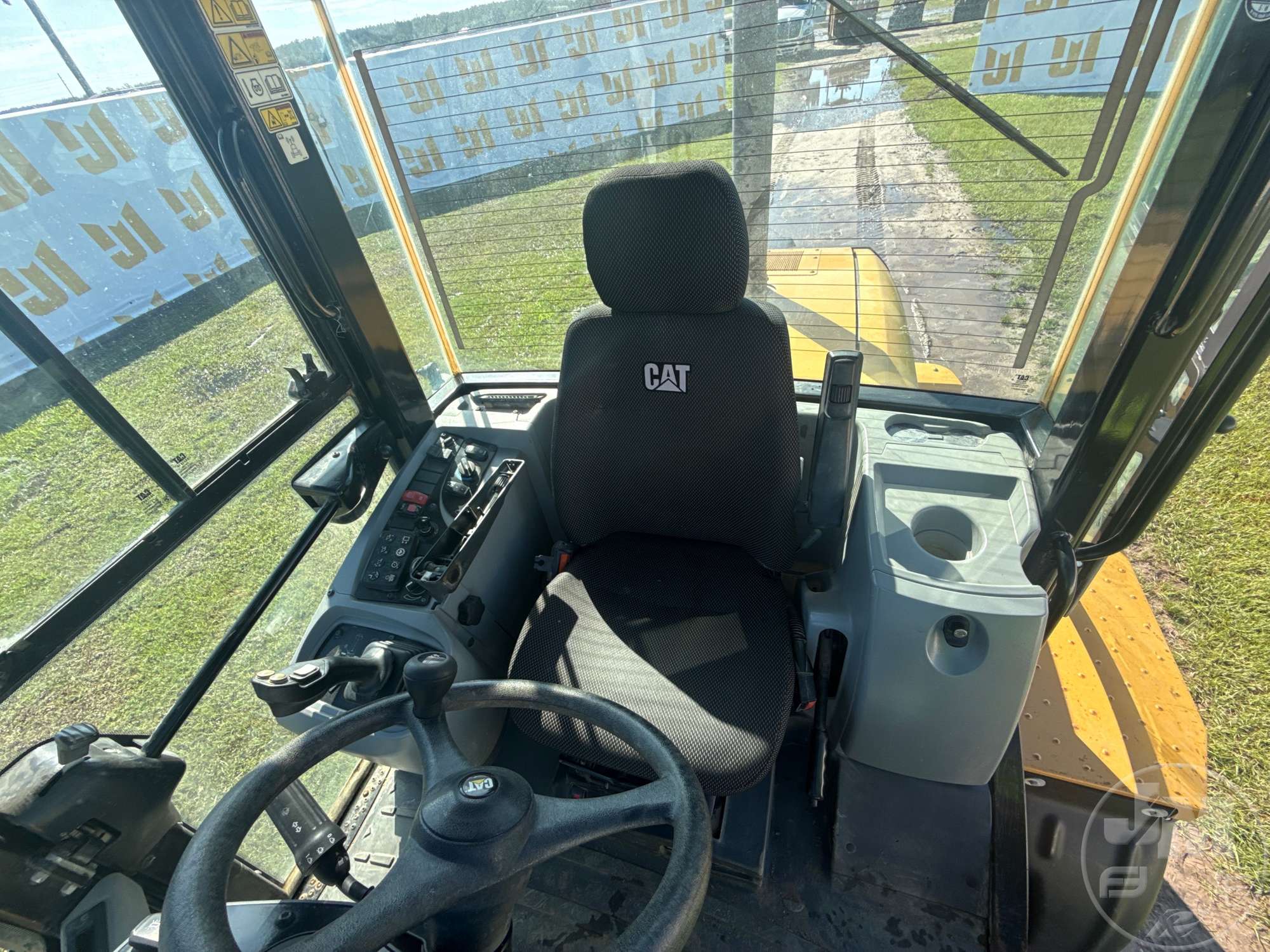 2021 Caterpillar 910