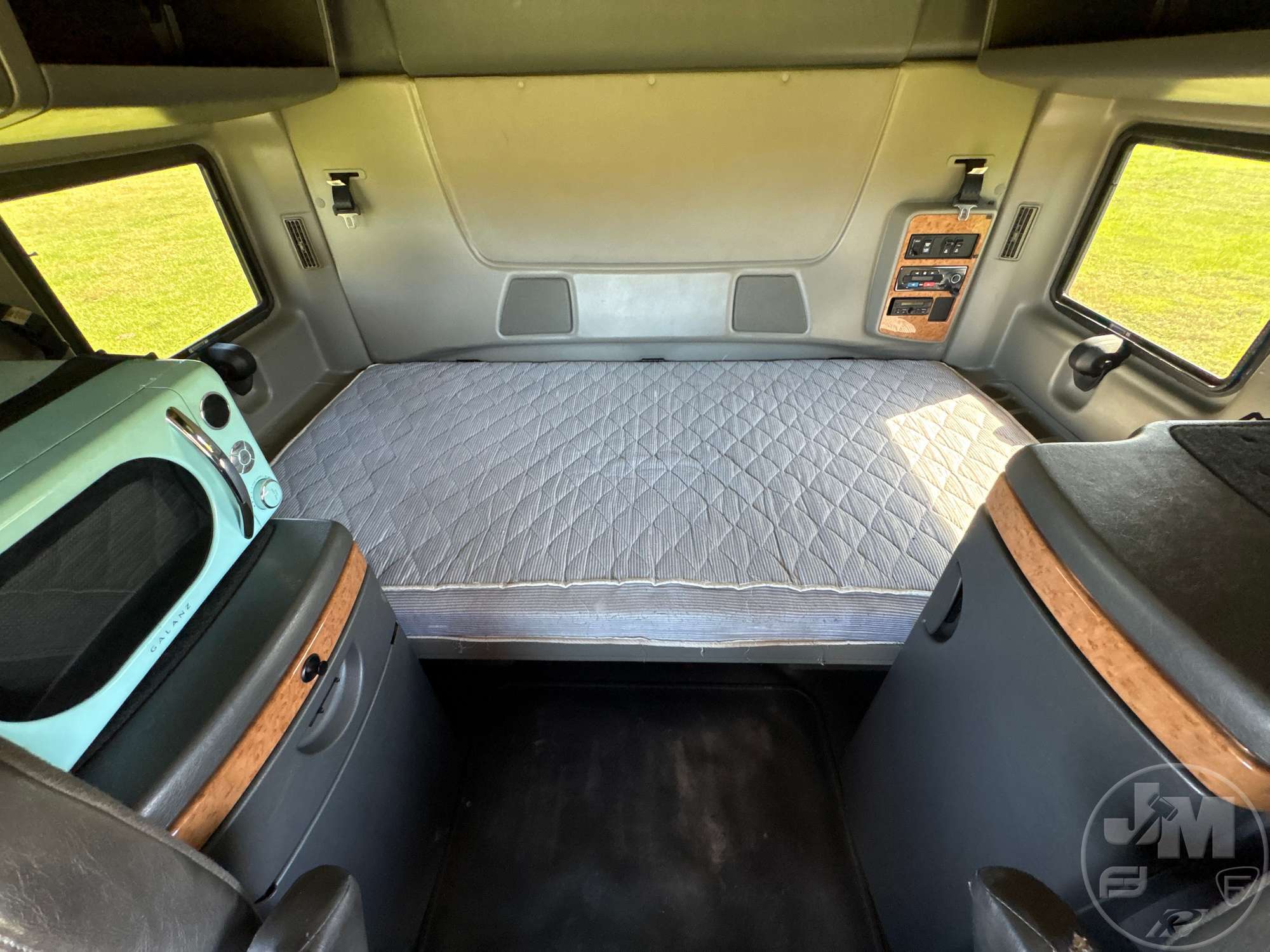 2014 International LF687