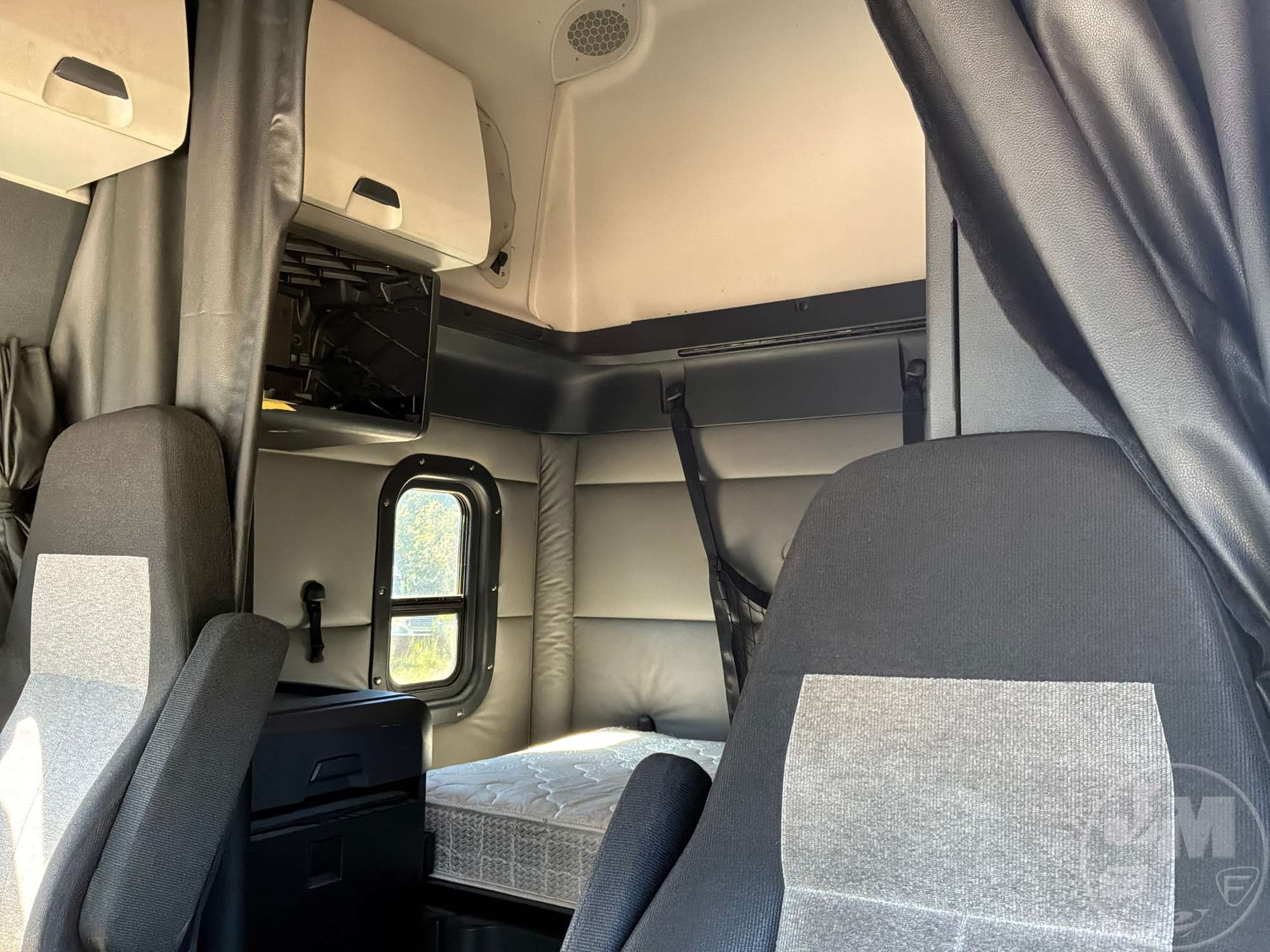 2019 Freightliner CASCADIA