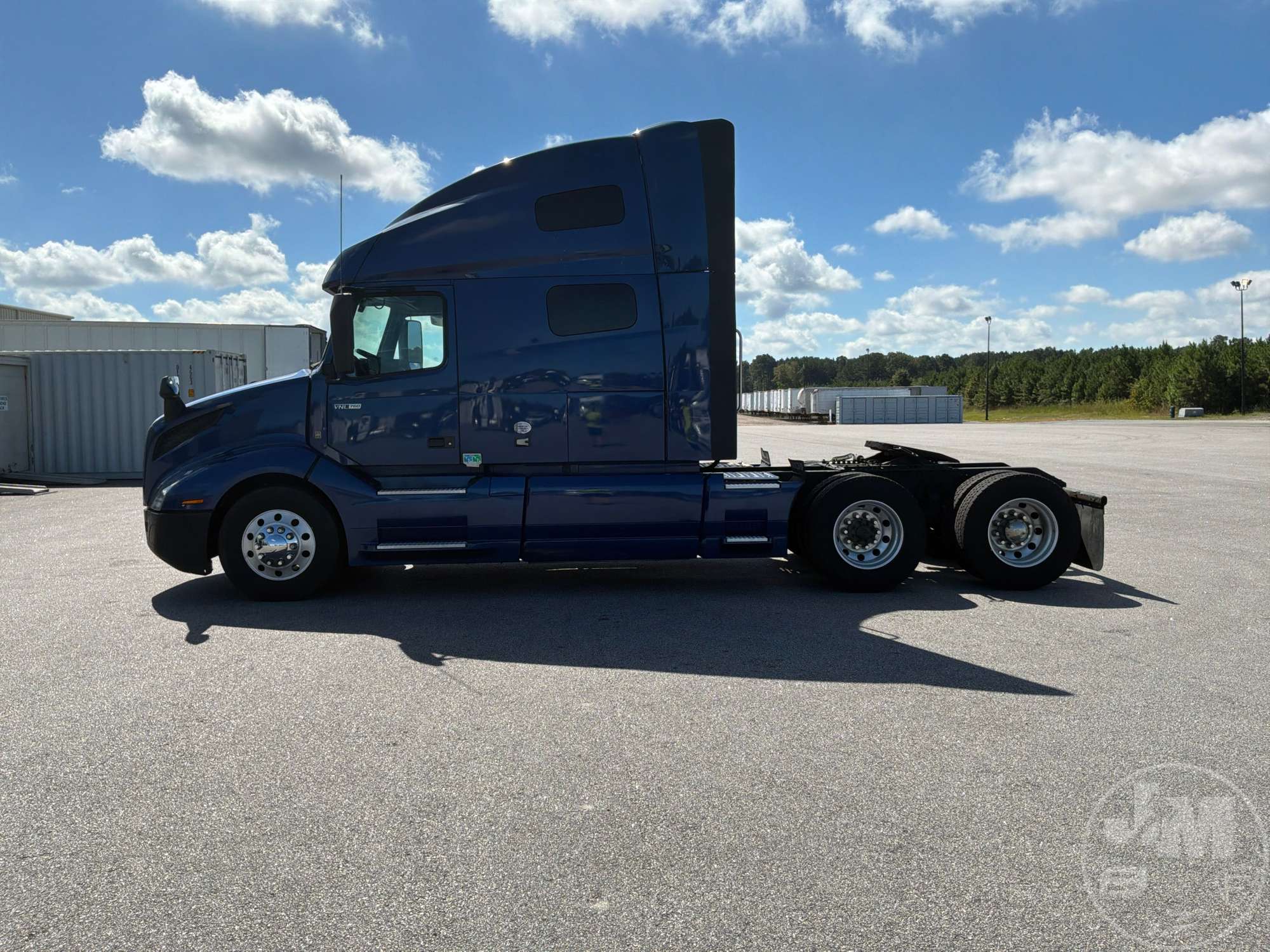 2022 Volvo VNL760