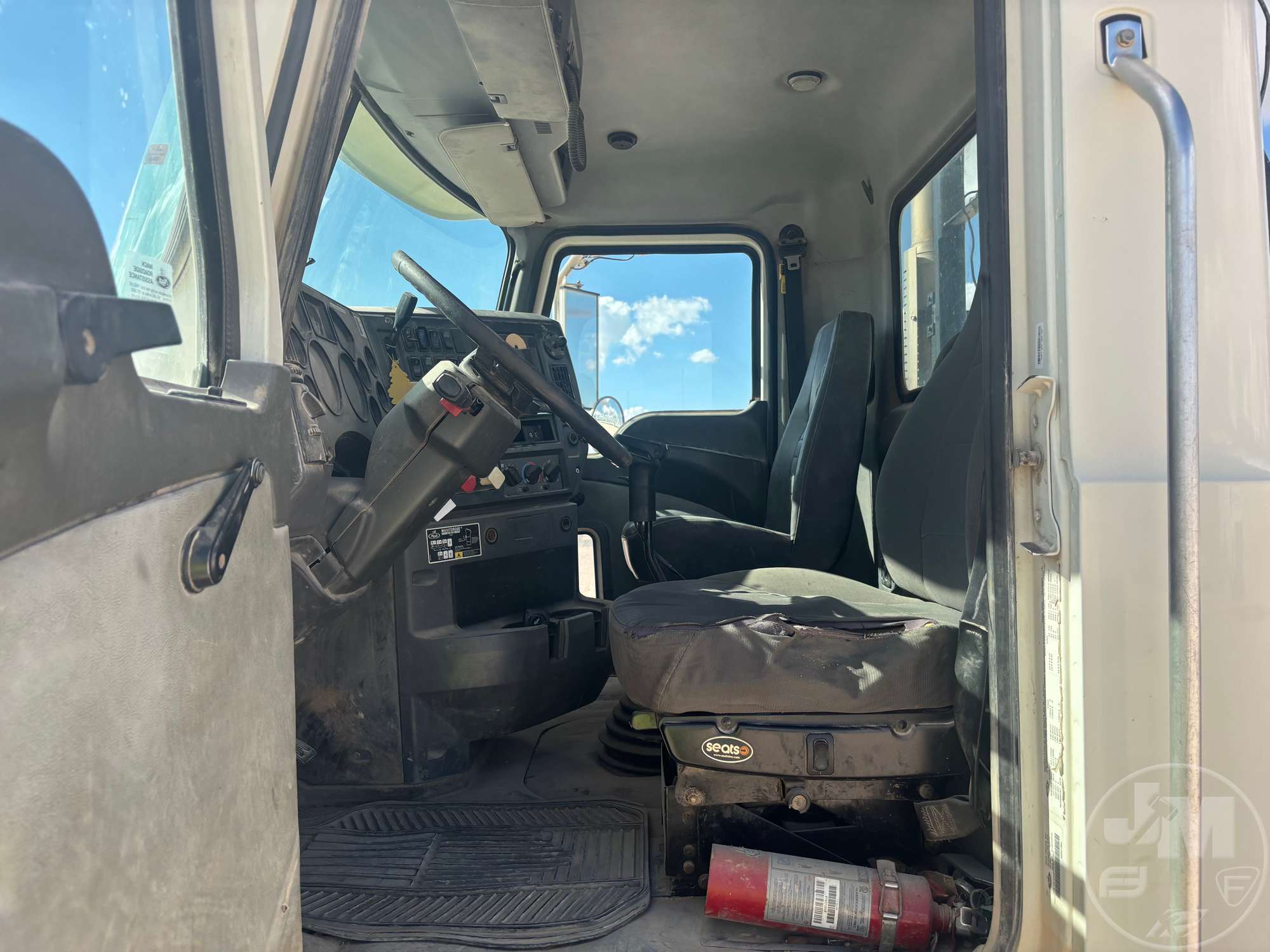 2013 Mack GU713