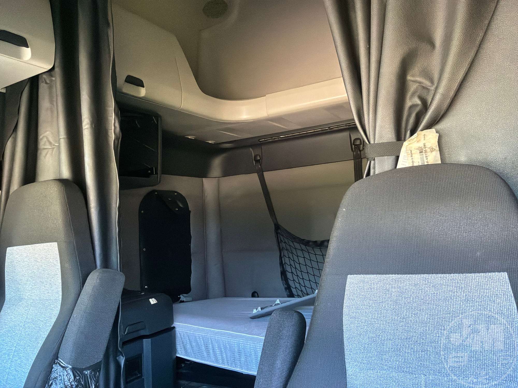 2021 Freightliner CASCADIA EVOLUTION