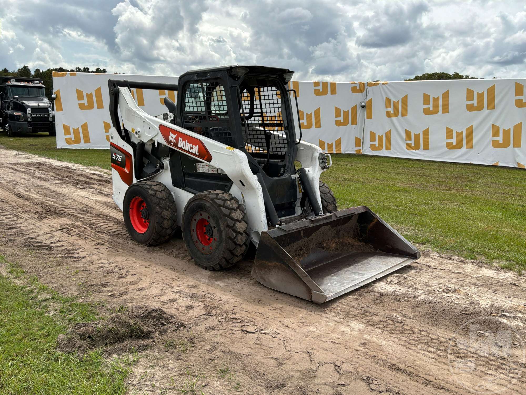 2022 Bobcat S76