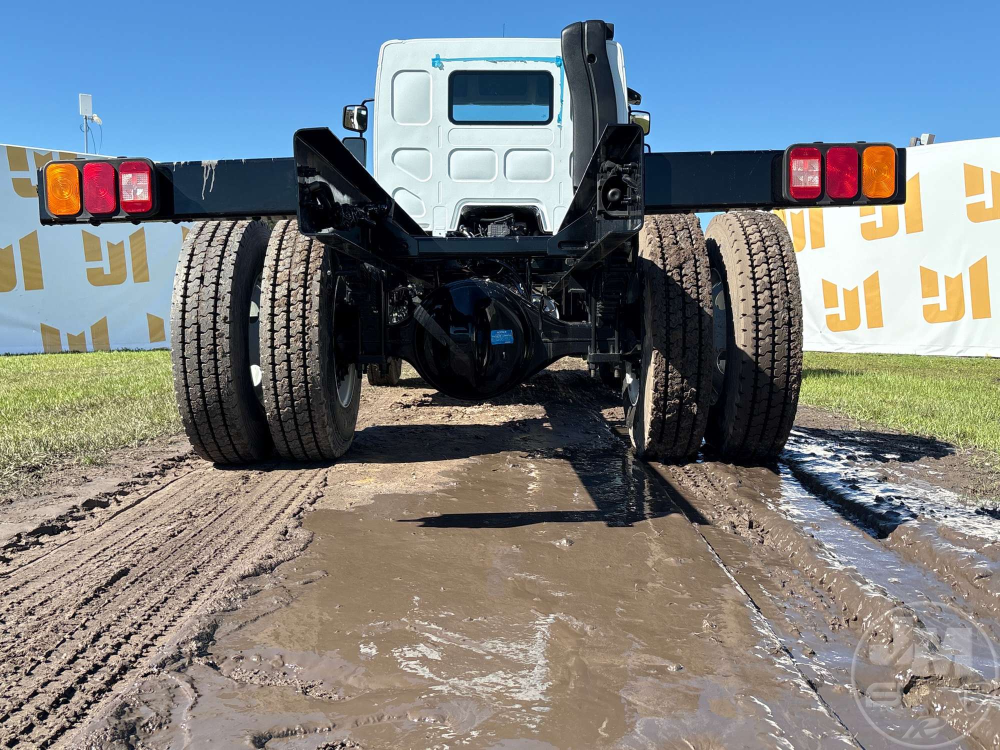 2025 Peterbilt 220