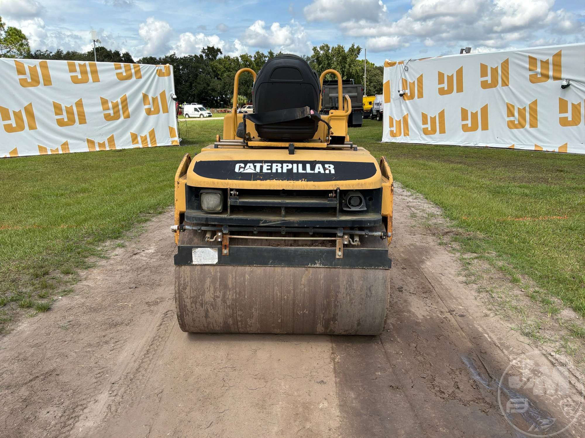 2003 Caterpillar CB334D