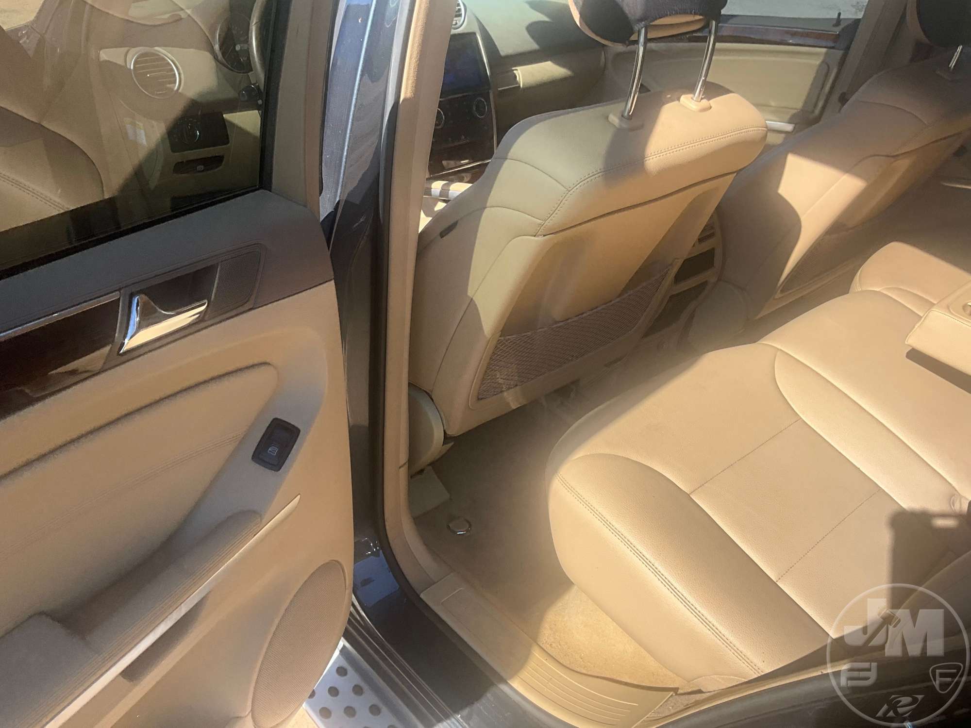 2010 Mercedes-Benz M-350