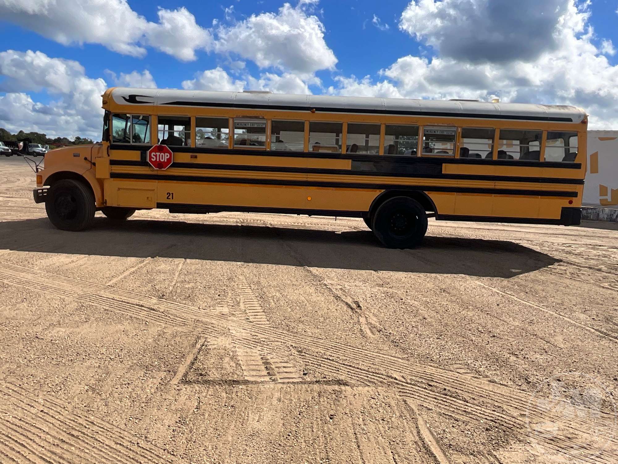 2000 International 3800