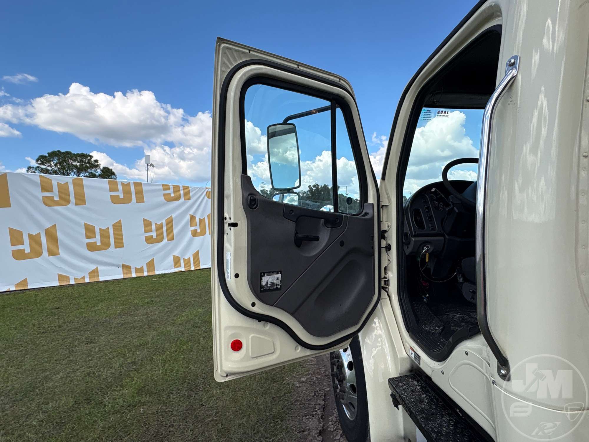 2020 Freightliner M2