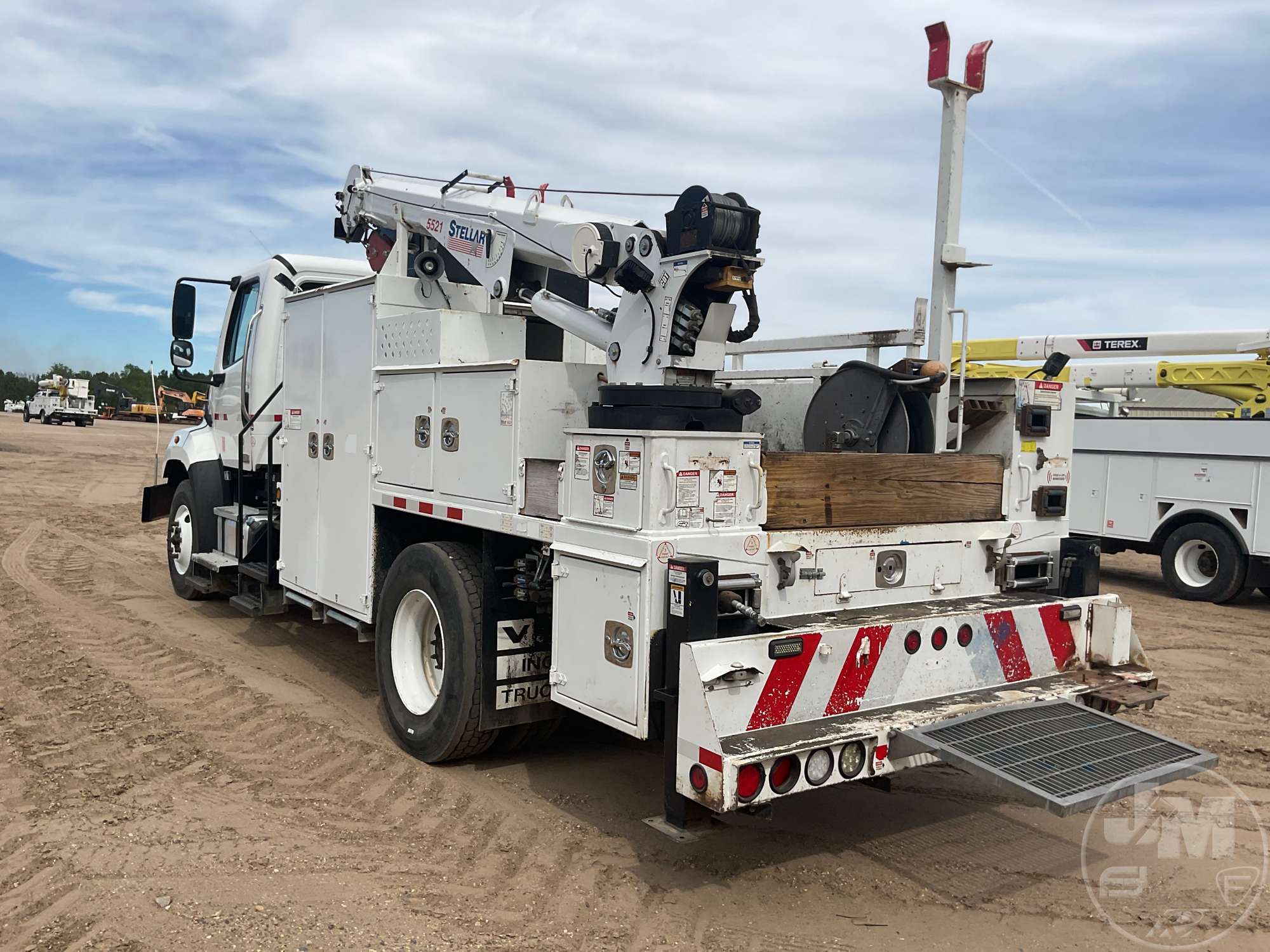 2016 Freightliner 108SD