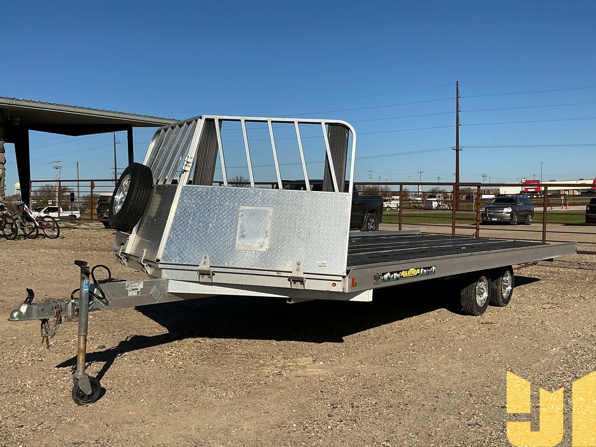 2019 Aluma 8622 V-NOSE SNOWMOBILE TRAILER
