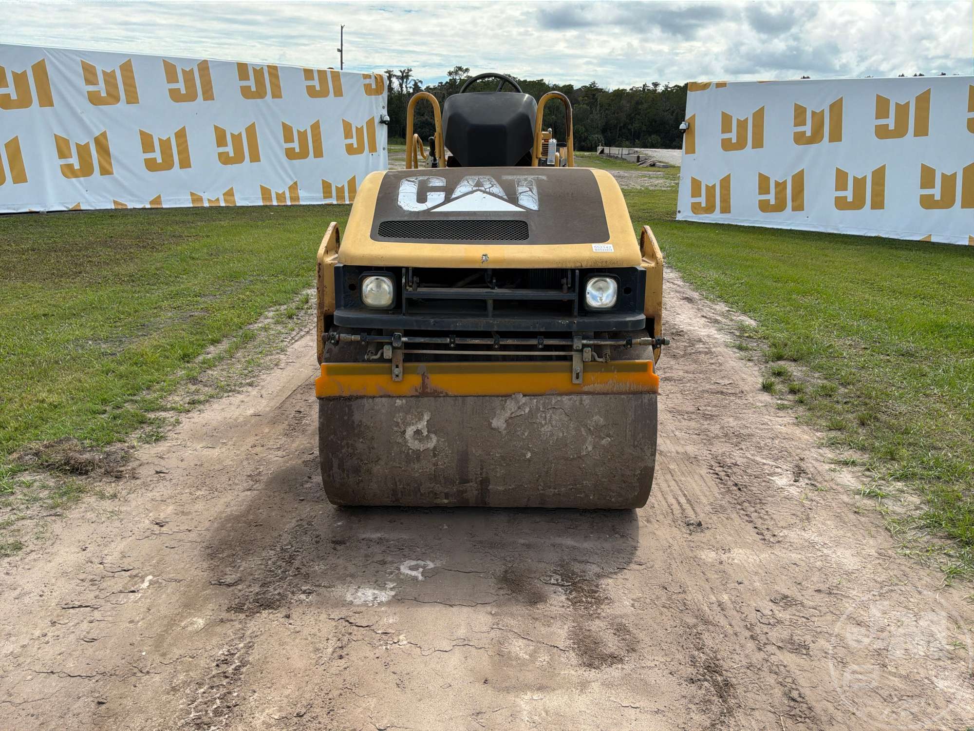2003 Caterpillar CB334D